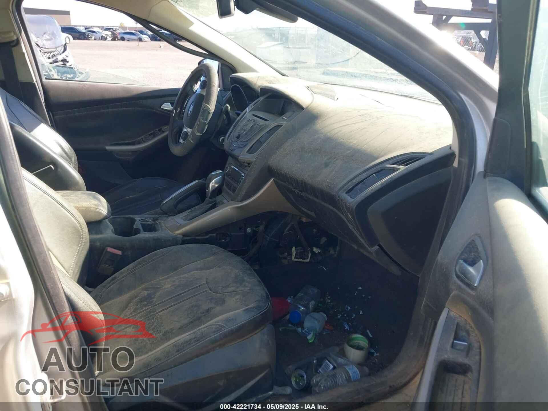 FORD FOCUS 2012 - 1FAHP3M22CL175645