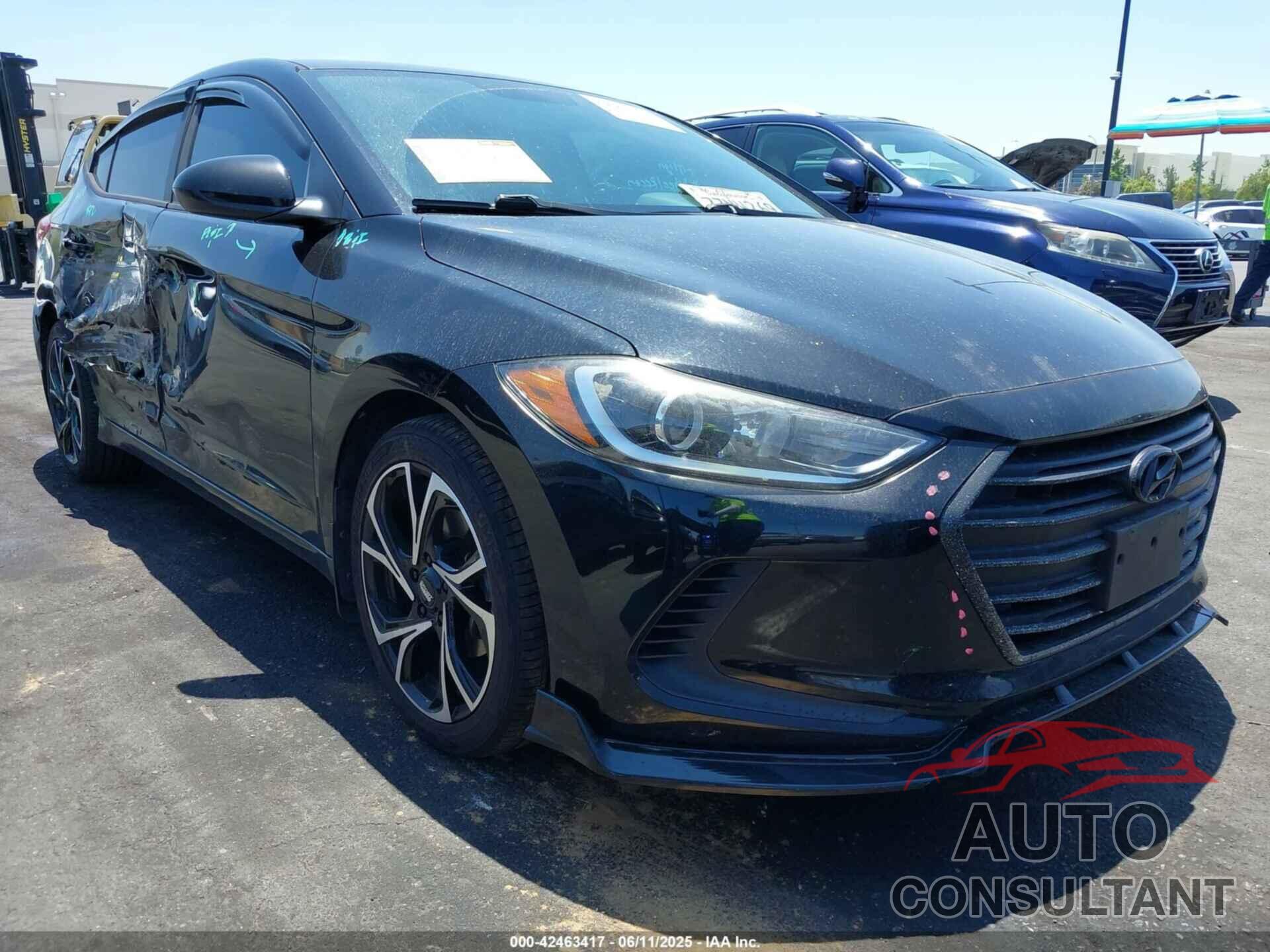 HYUNDAI ELANTRA 2018 - KMHD74LF8JU449520