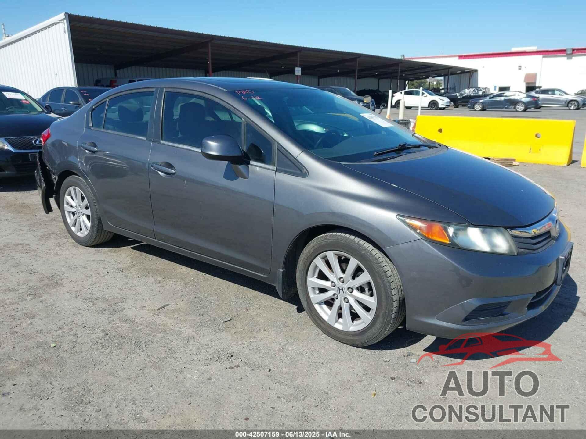 HONDA CIVIC 2012 - 2HGFB2F95CH590851