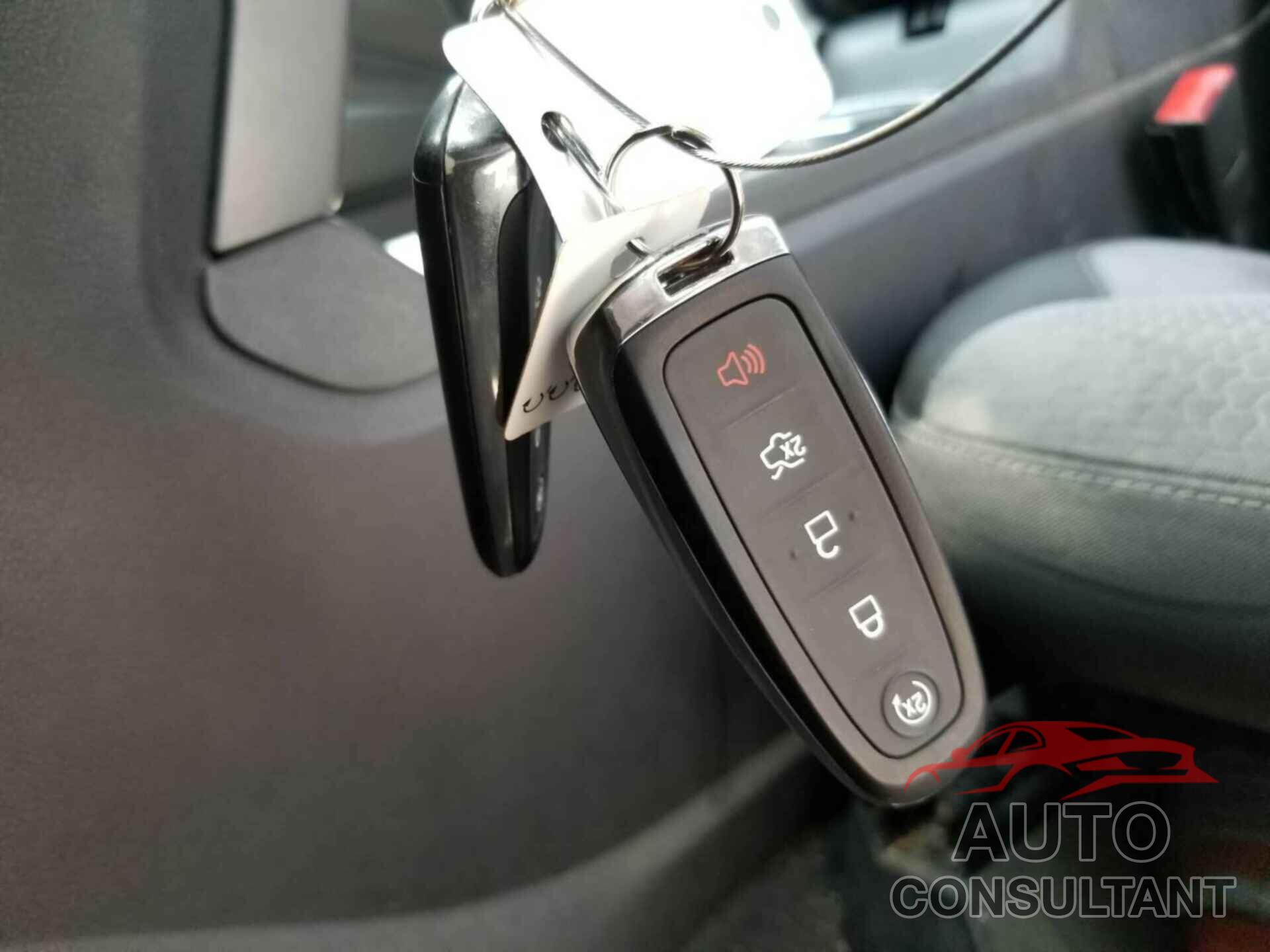 FORD ESCAPE 2019 - 1FMCU0GD8KUB65862