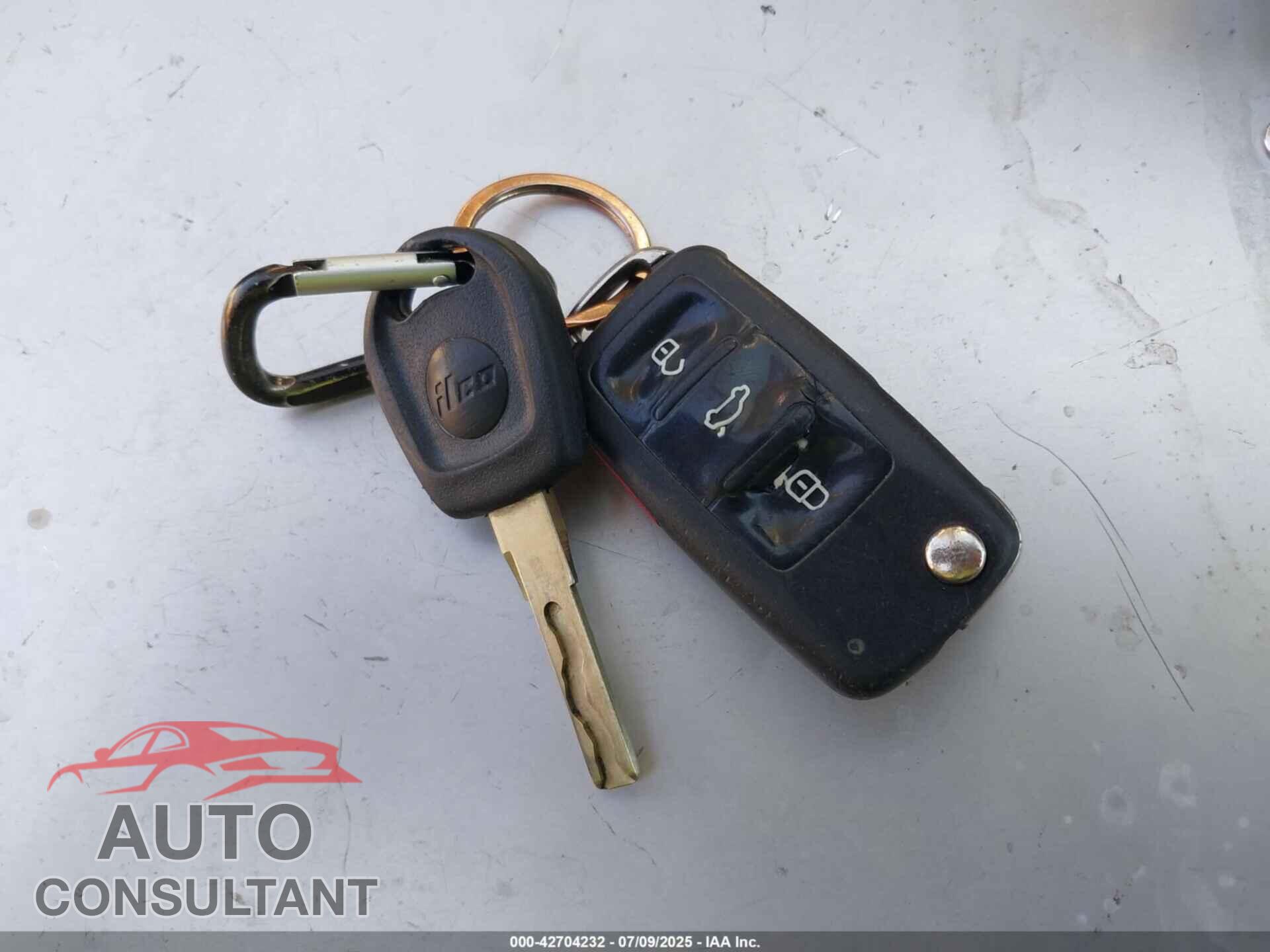 VOLKSWAGEN PASSAT 2012 - 1VWAP7A37CC041663