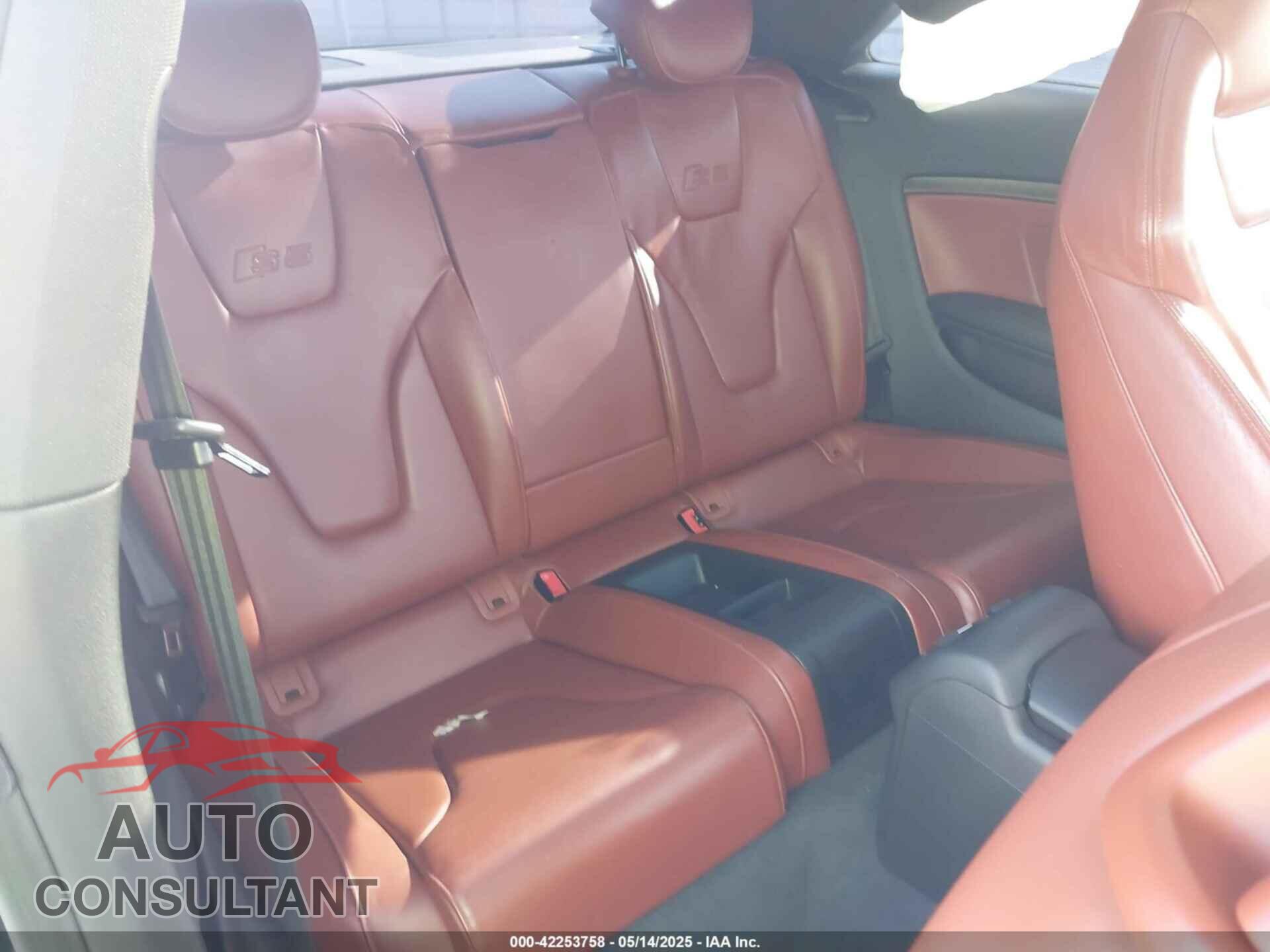 AUDI S5 2012 - WAUCVAFR6CA032117