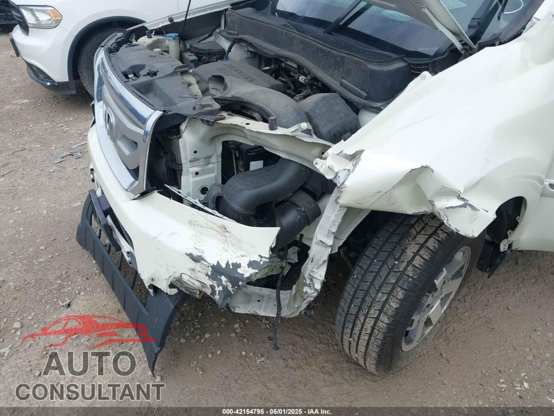 HONDA PILOT 2011 - 5FNYF4H96BB106873
