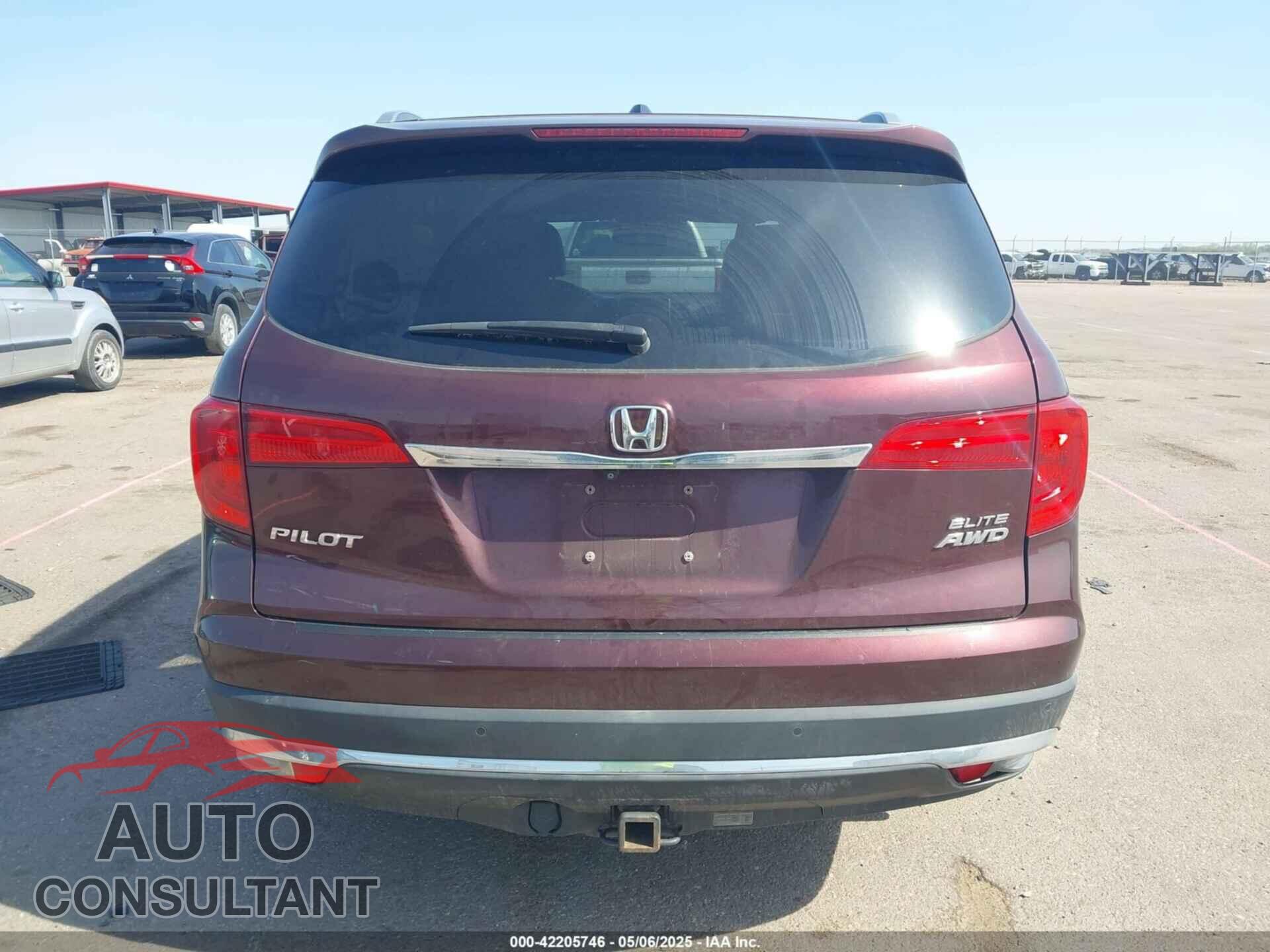 HONDA PILOT 2017 - 5FNYF6H04HB051023