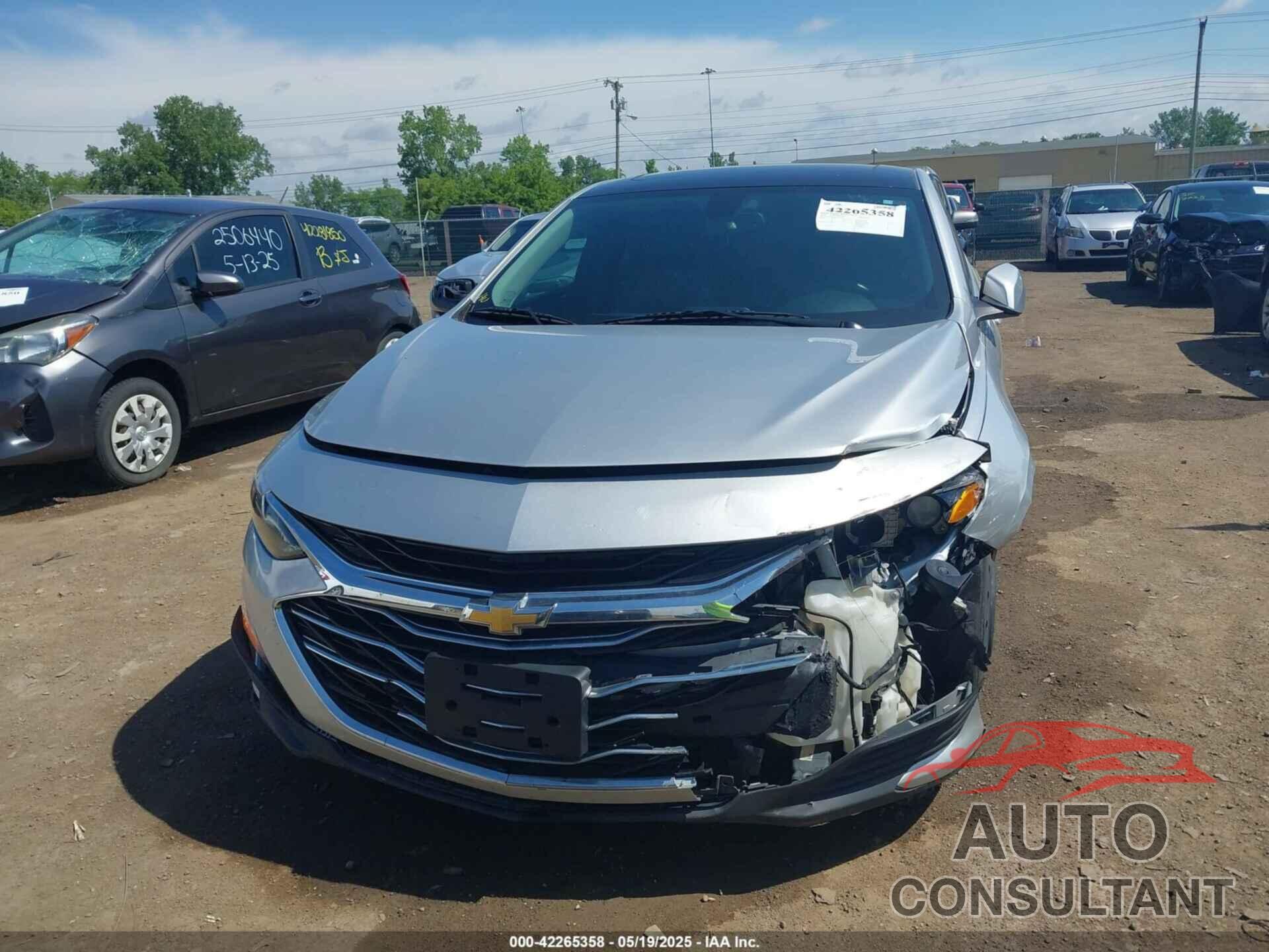 CHEVROLET MALIBU 2019 - 1G1ZD5ST0KF120020