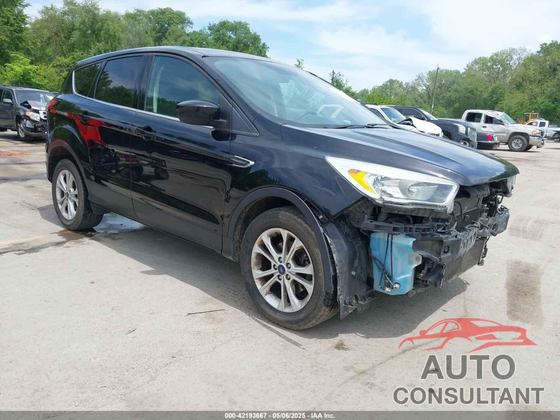 FORD ESCAPE 2017 - 1FMCU0GD3HUC09372