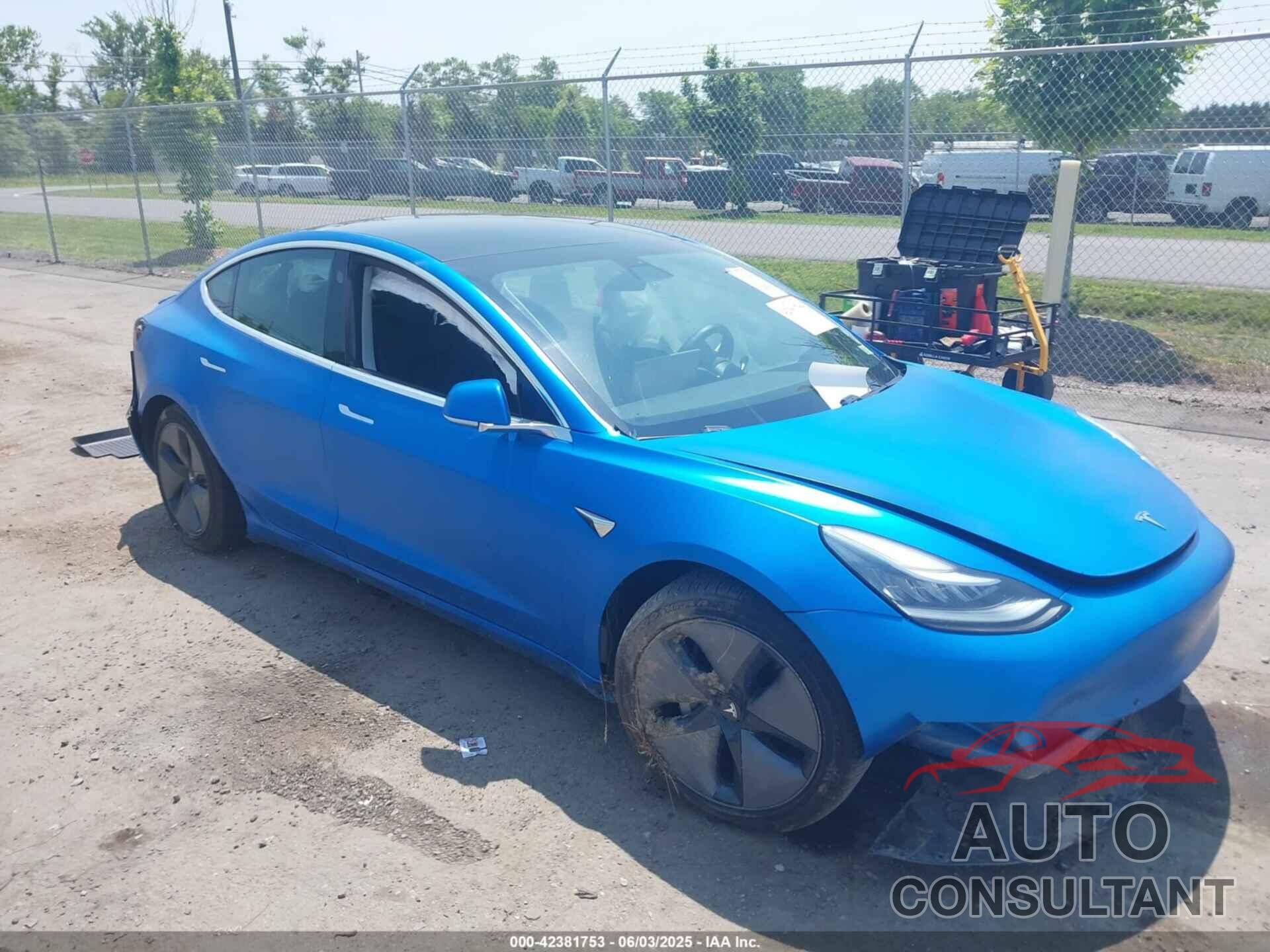 TESLA MODEL 3 2019 - 5YJ3E1EB5KF208748