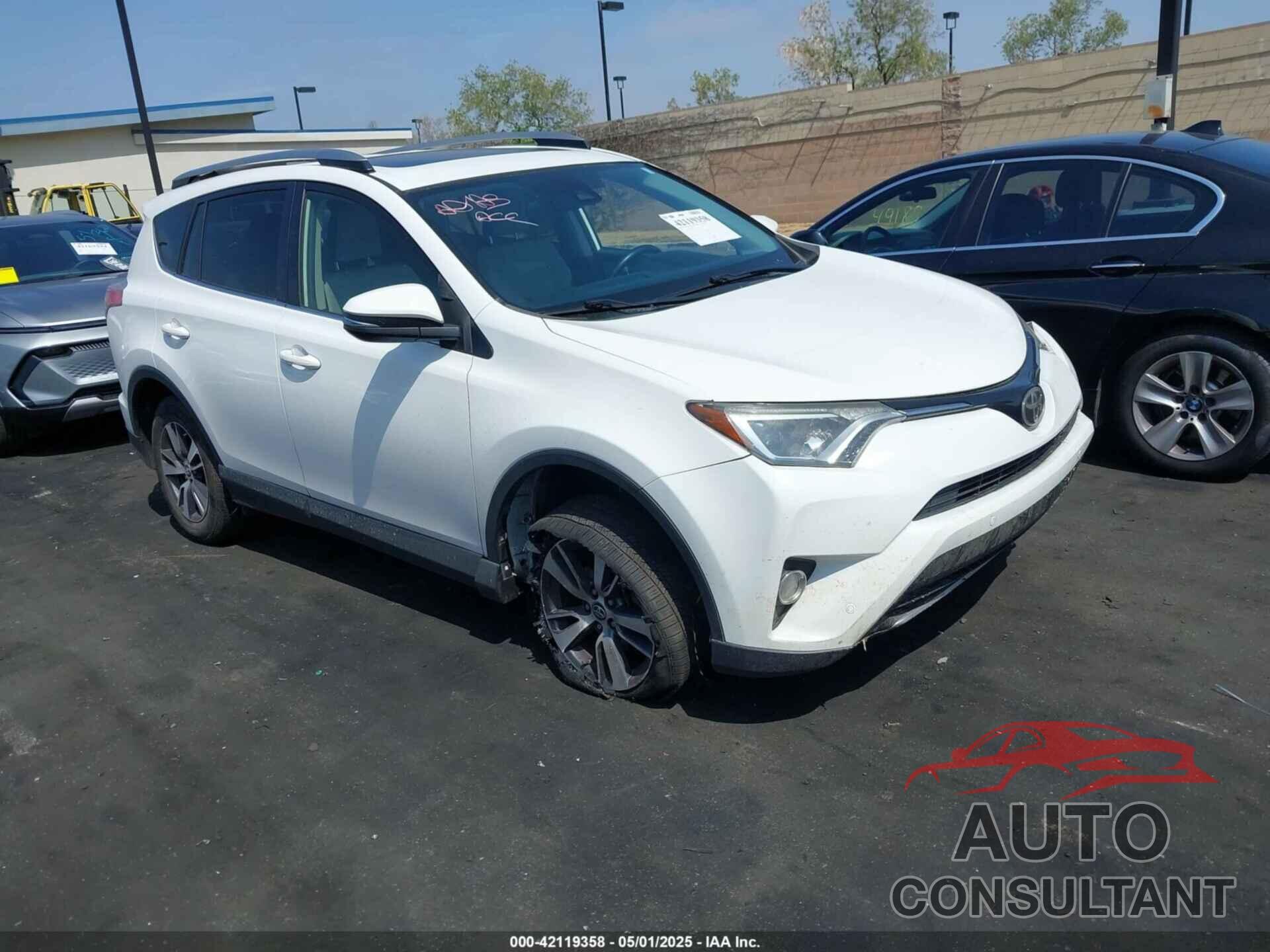 TOYOTA RAV4 2017 - JTMWFREV6HJ111319