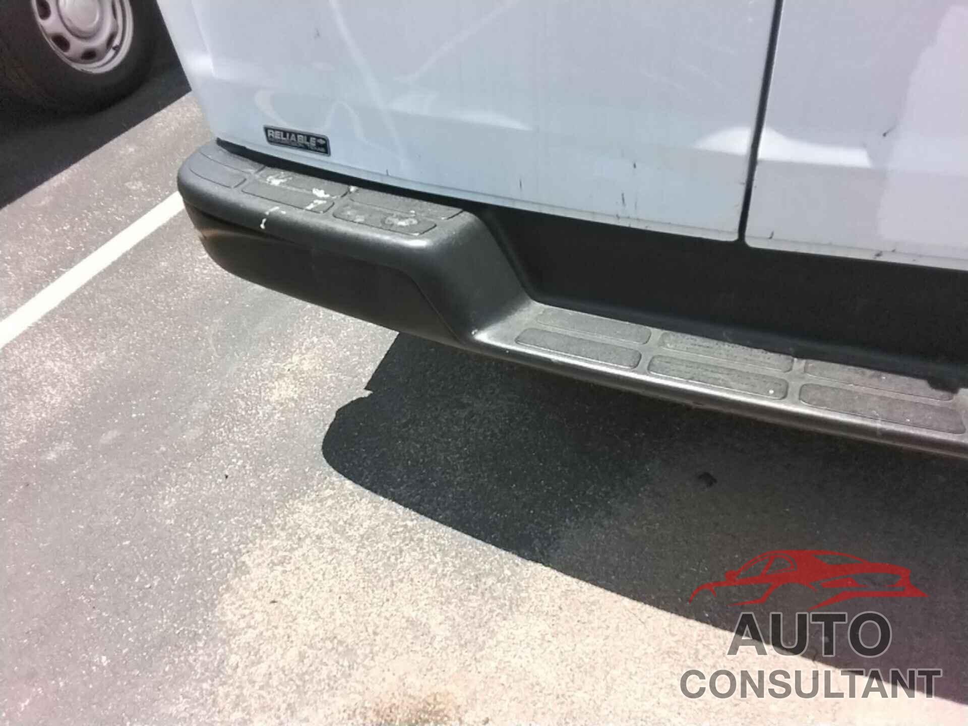 CHEVROLET EXPRESS 2500 2017 - 1GCWGAF16H1214086