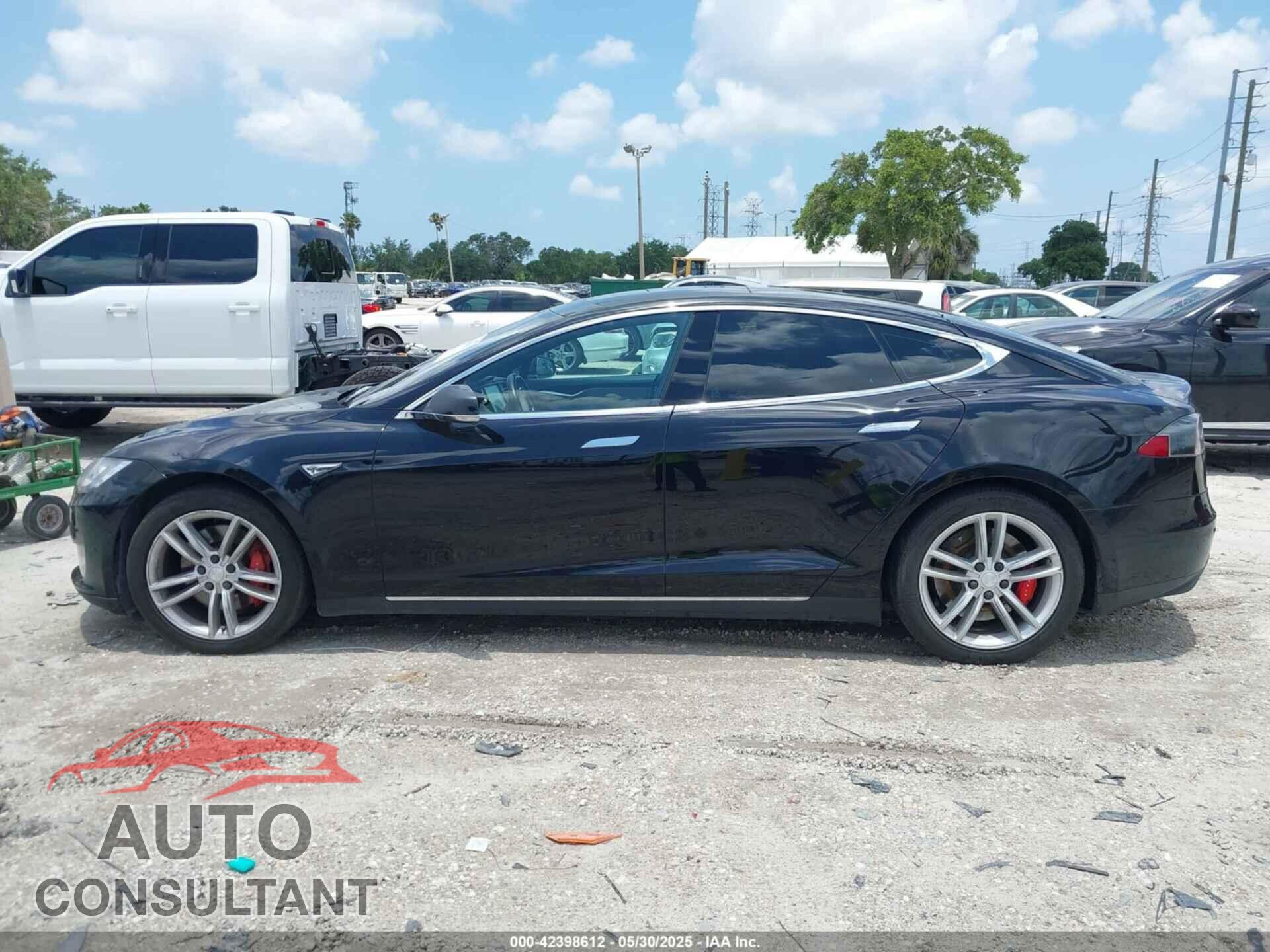 TESLA MODEL S 2015 - 5YJSA1E4XFF111981