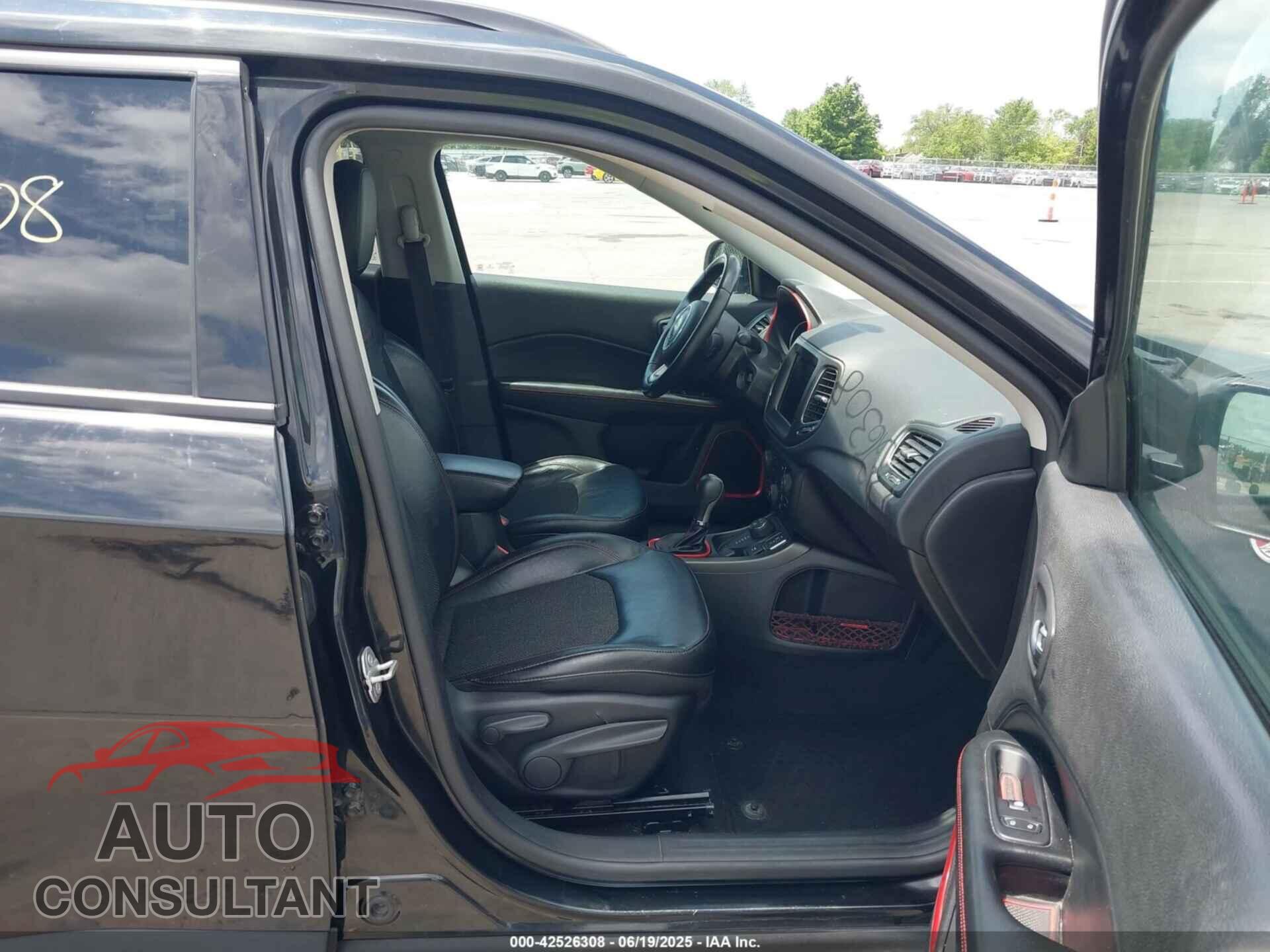 JEEP COMPASS 2018 - 3C4NJDDB1JT308207