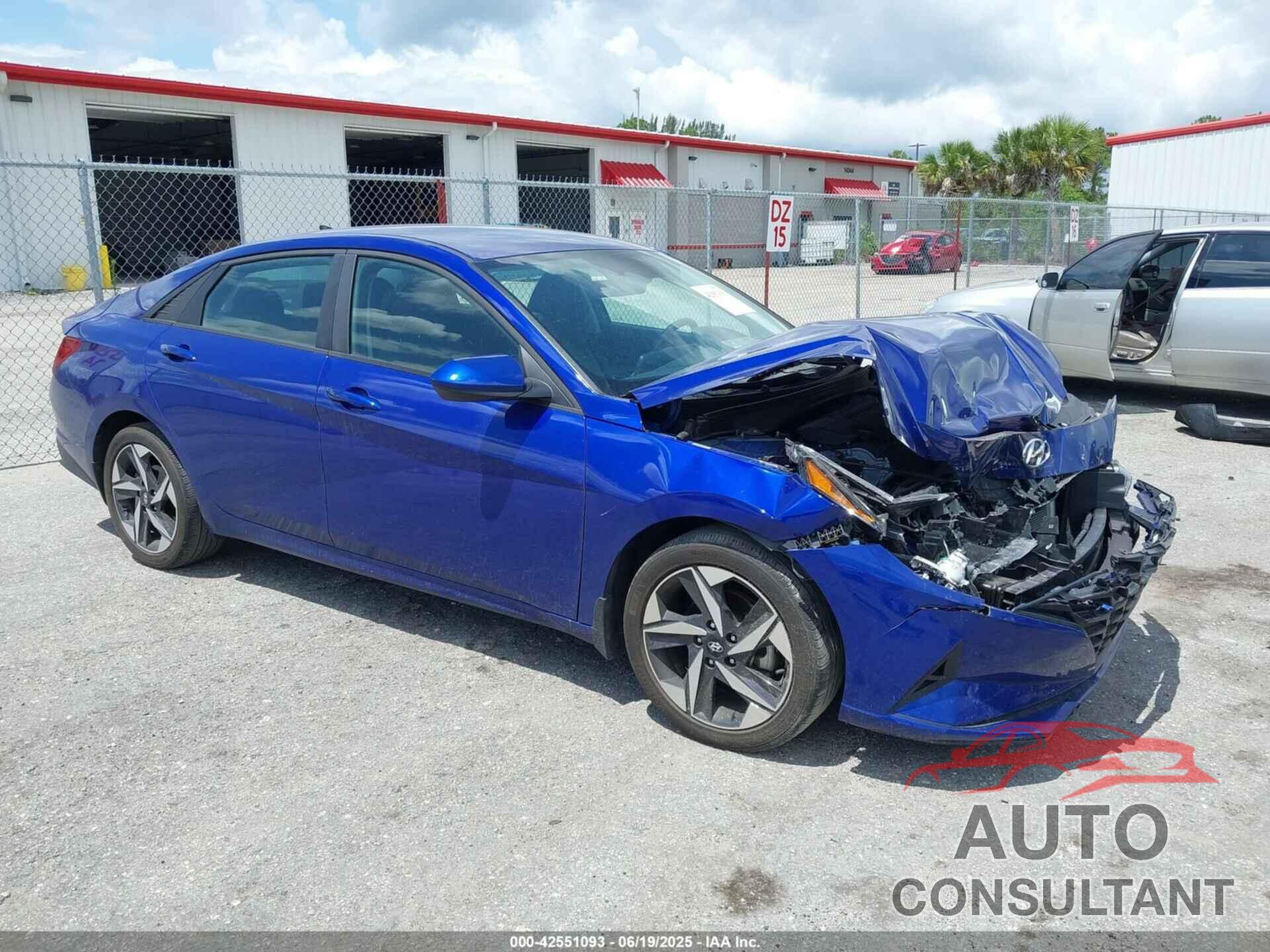 HYUNDAI ELANTRA 2023 - KMHLS4AG2PU584829