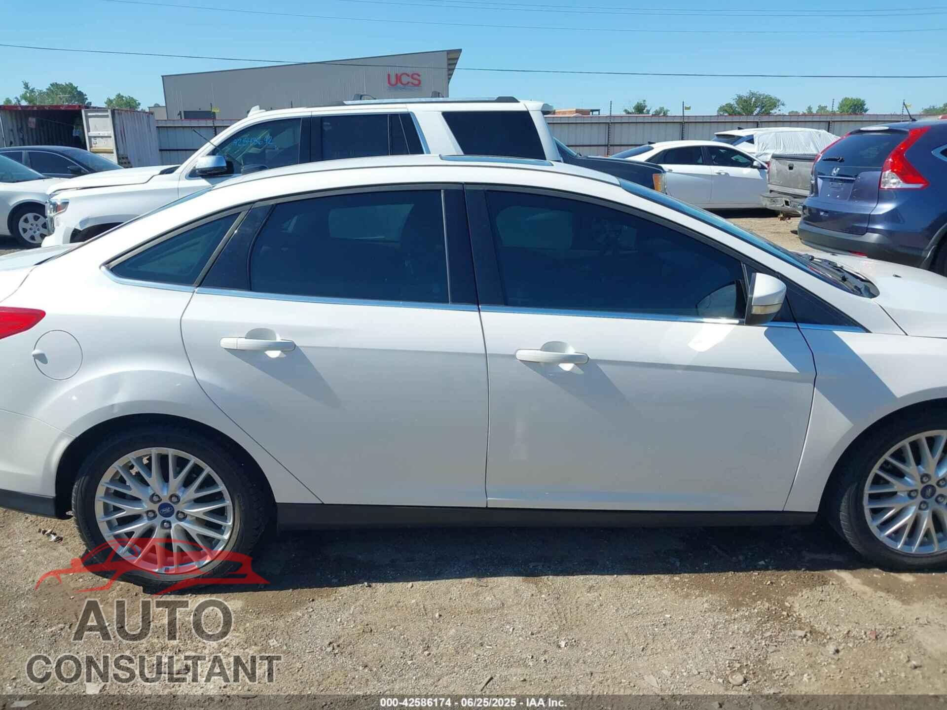 FORD FOCUS 2012 - 1FAHP3H24CL235841