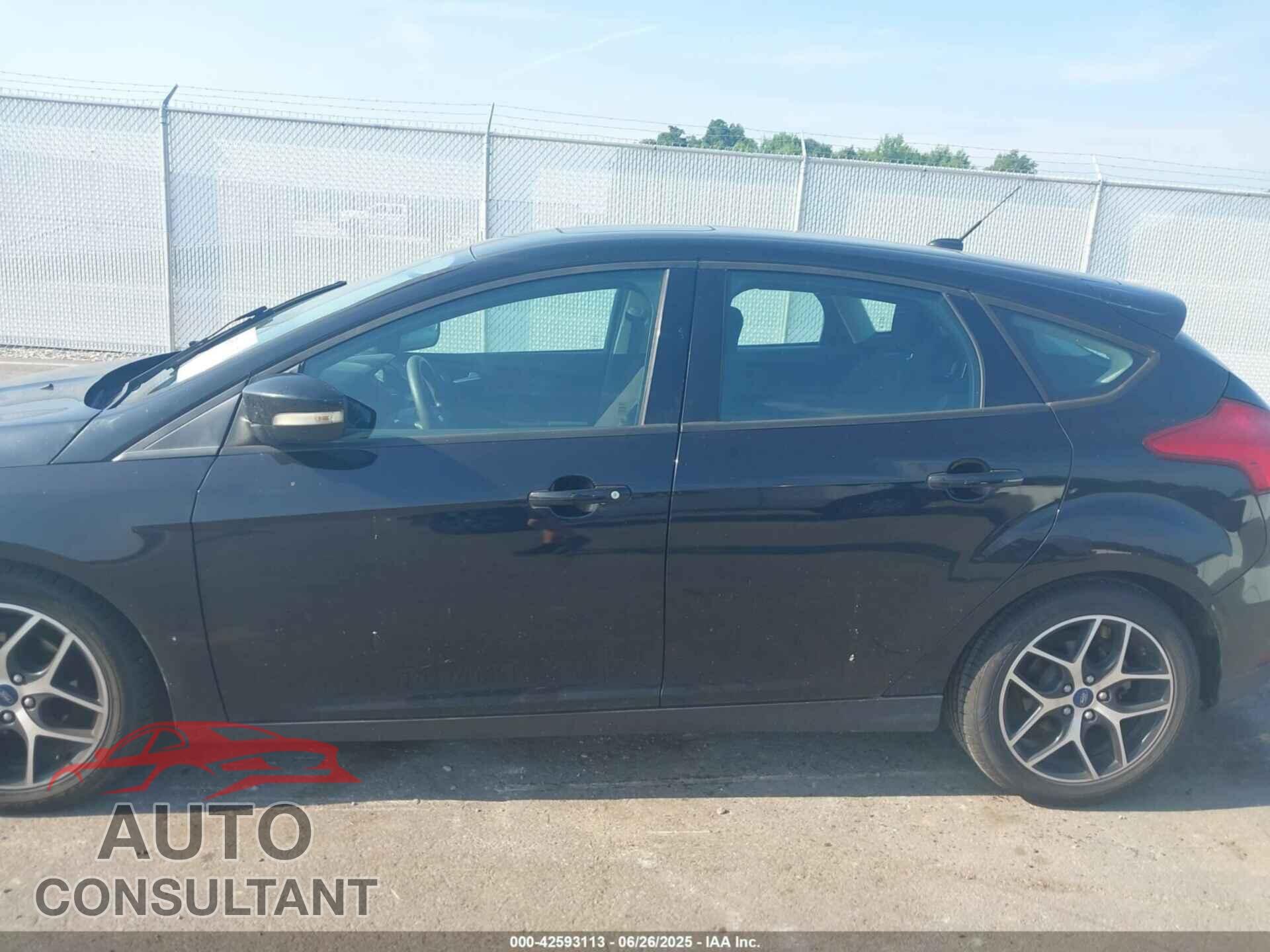 FORD FOCUS 2017 - 1FADP3M26HL243533