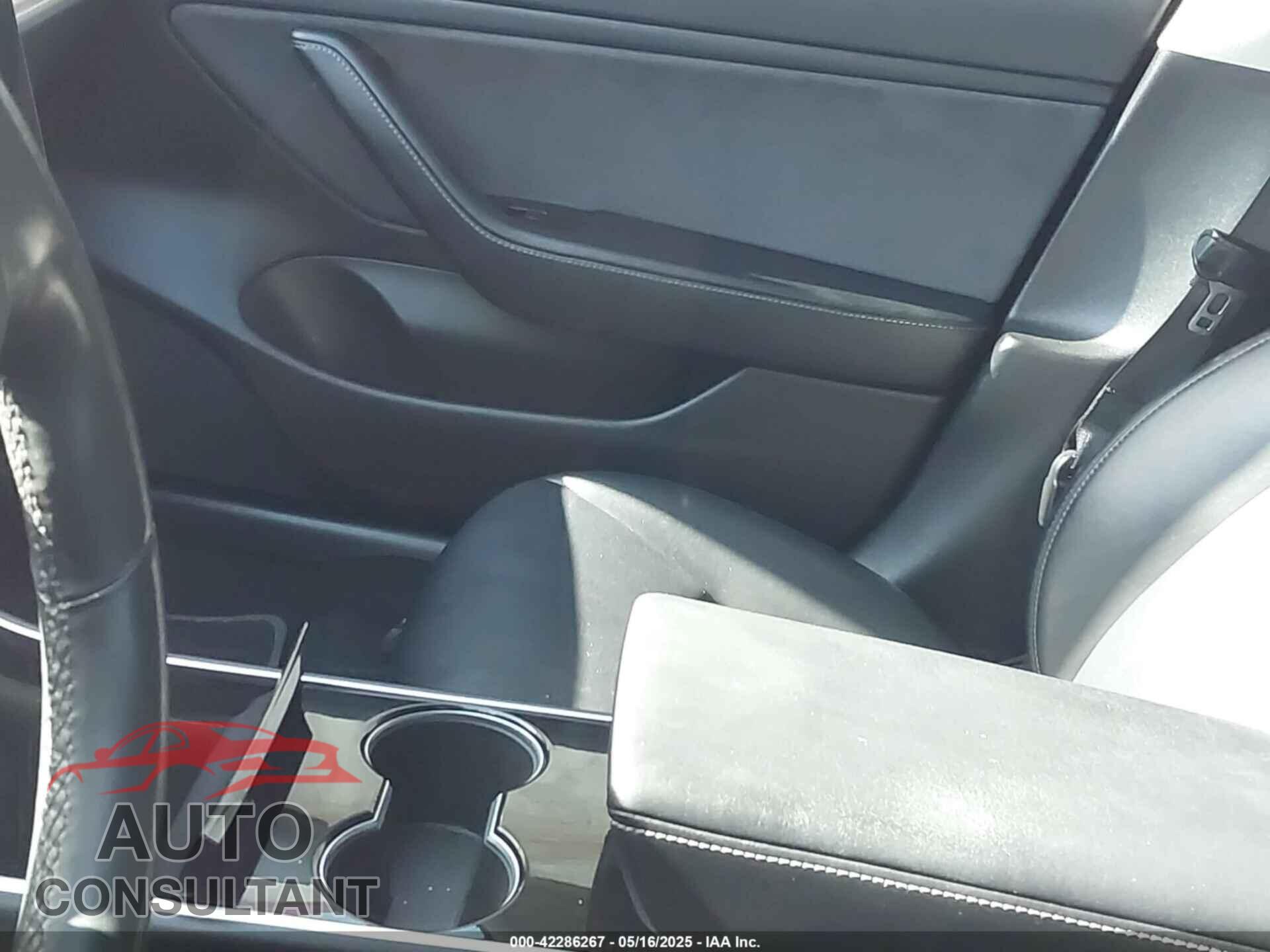 TESLA MODEL 3 2018 - 5YJ3E1EA7JF123156