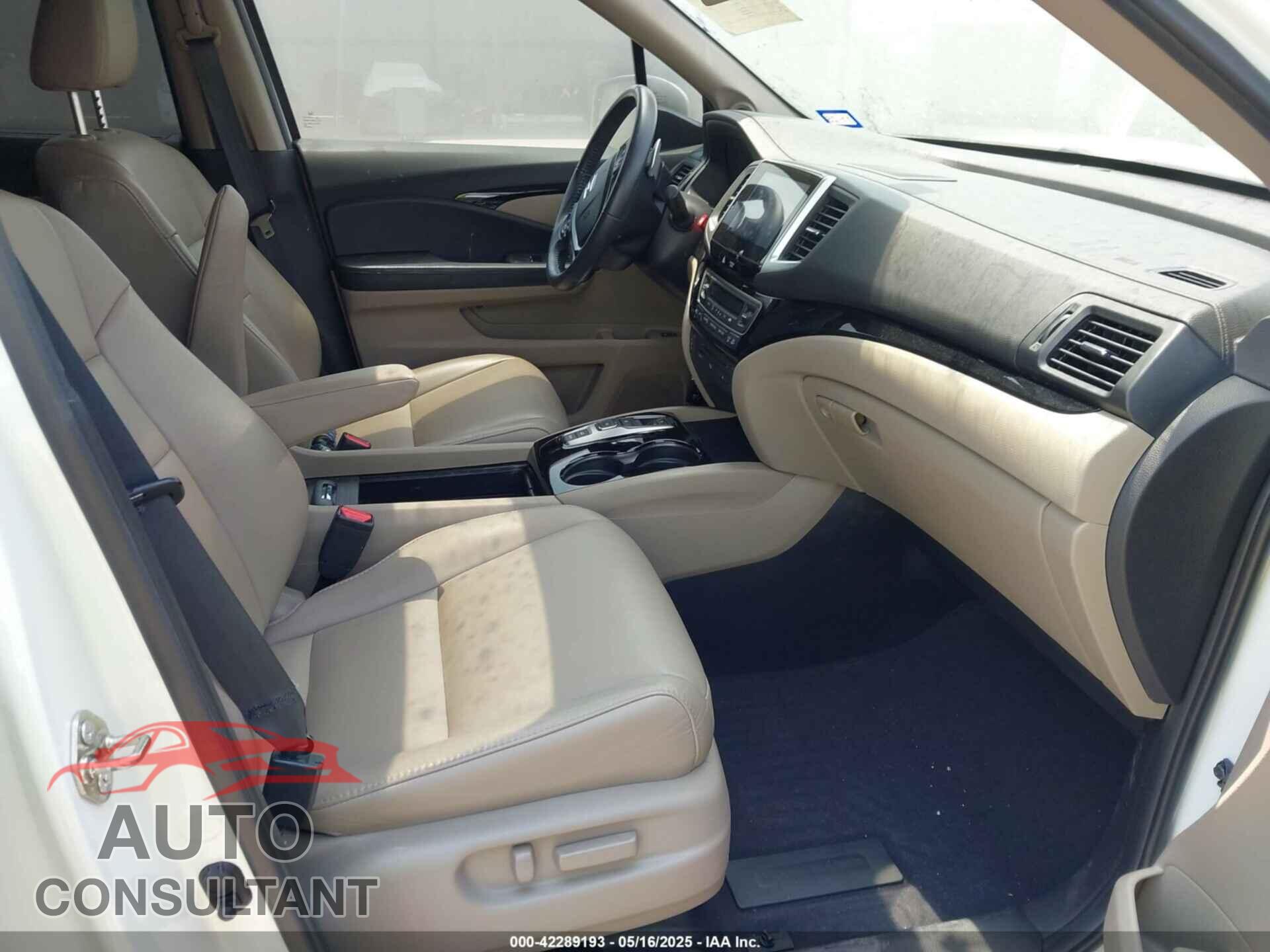 HONDA PILOT 2017 - 5FNYF6H93HB007898