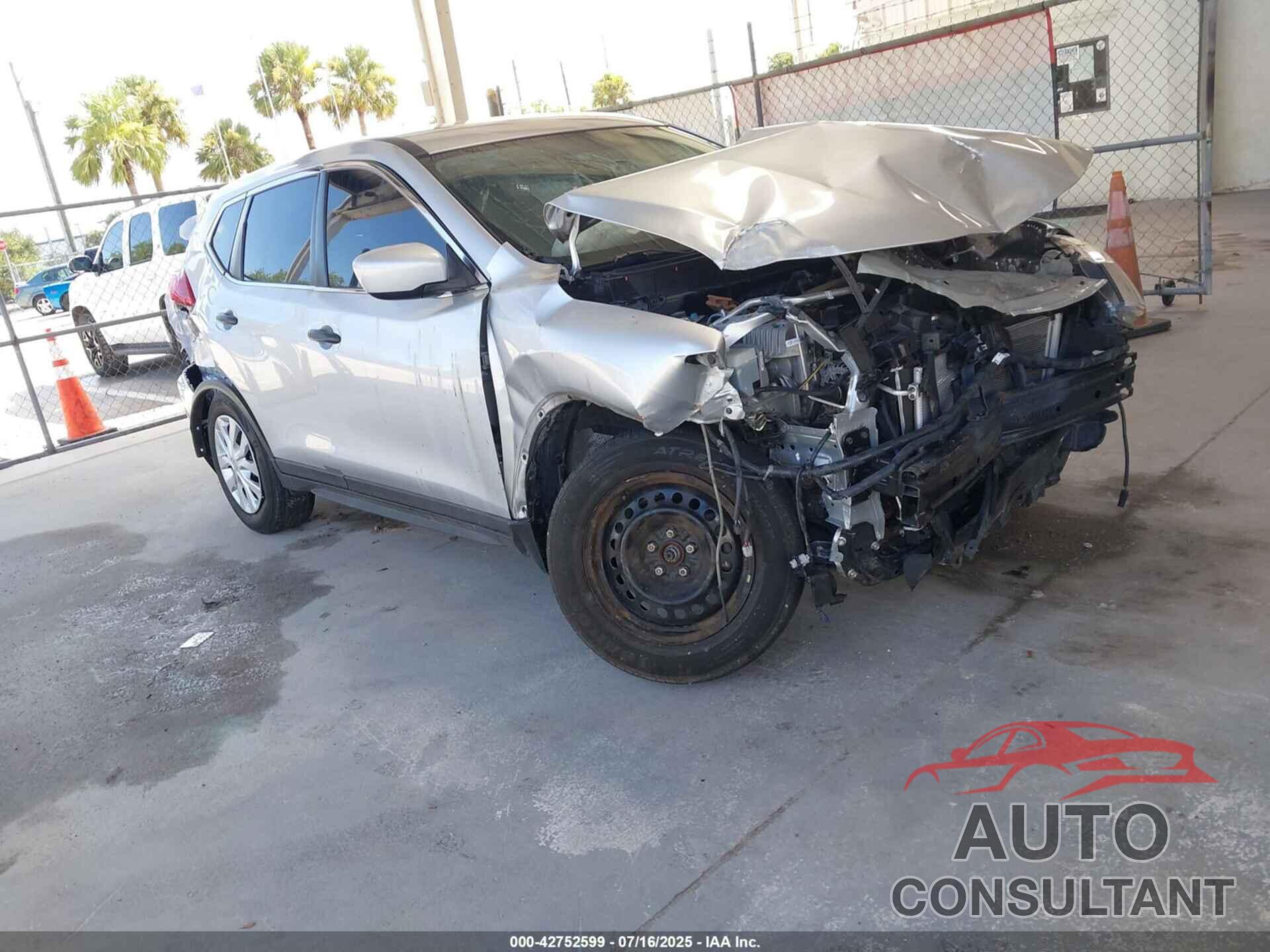 NISSAN ROGUE 2017 - KNMAT2MT1HP612917