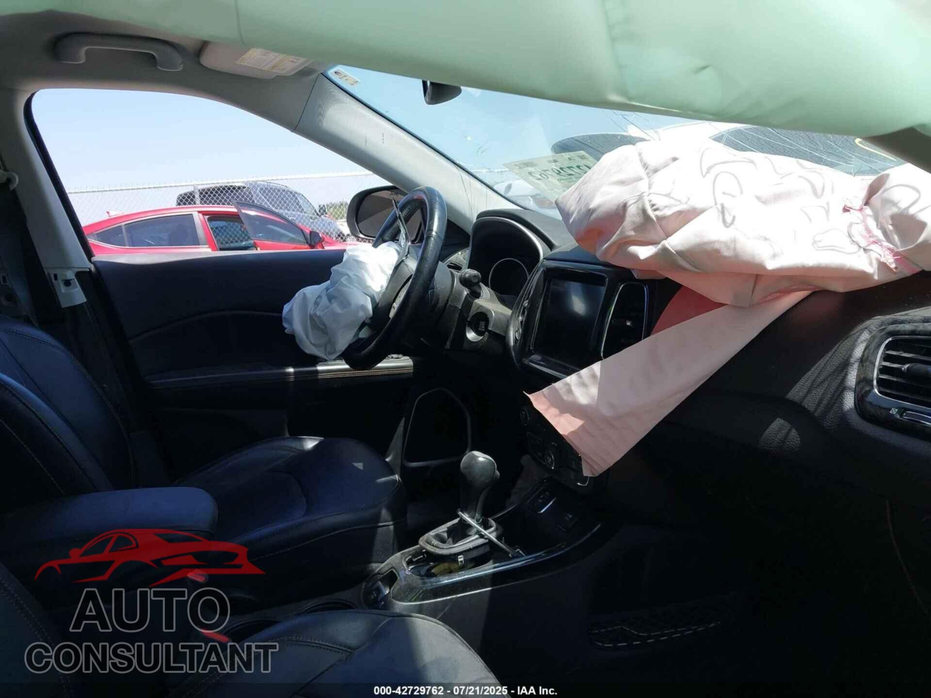 JEEP COMPASS 2020 - 3C4NJCCB7LT114697