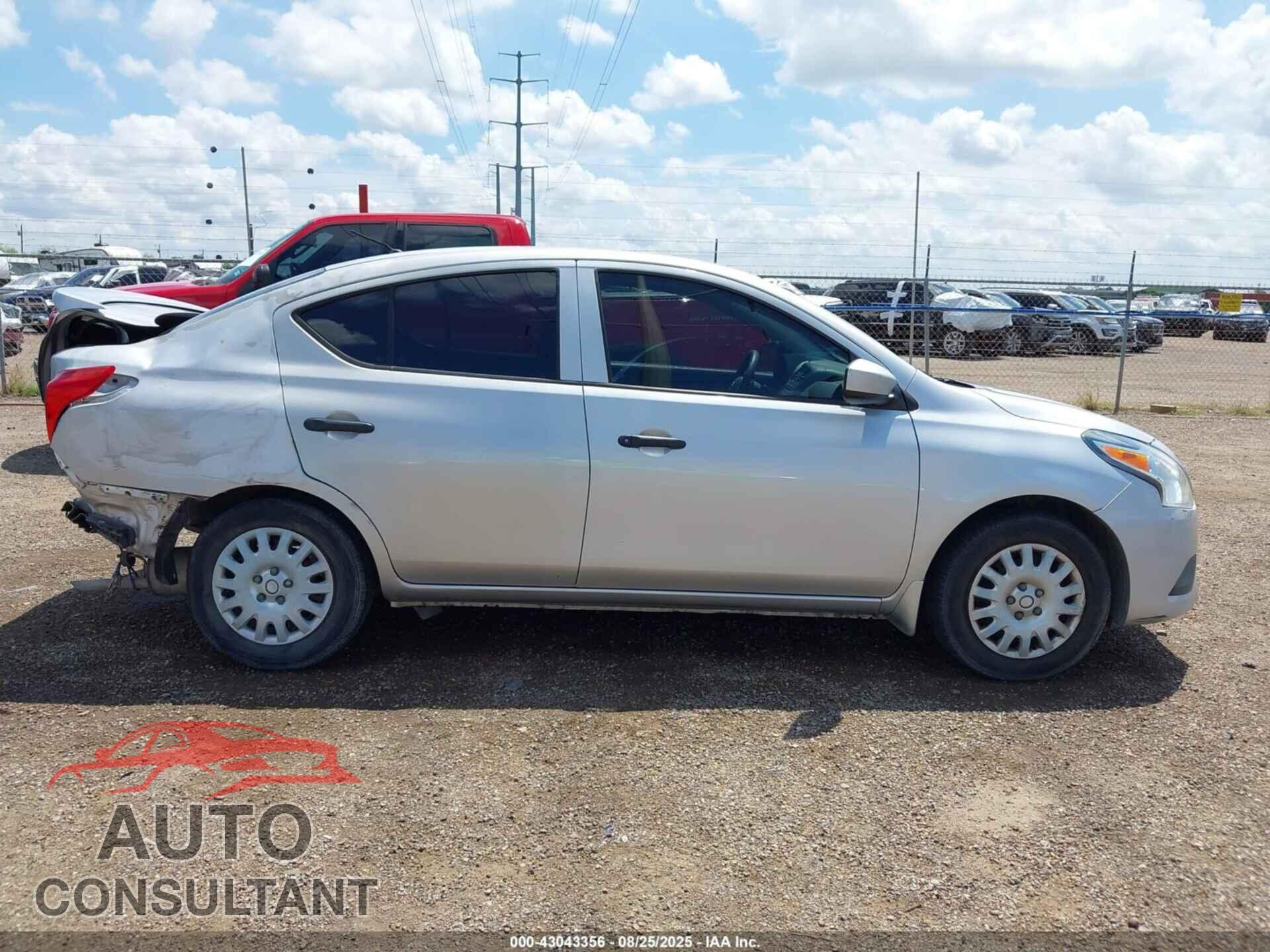 NISSAN VERSA 2017 - 3N1CN7AP3HL886013