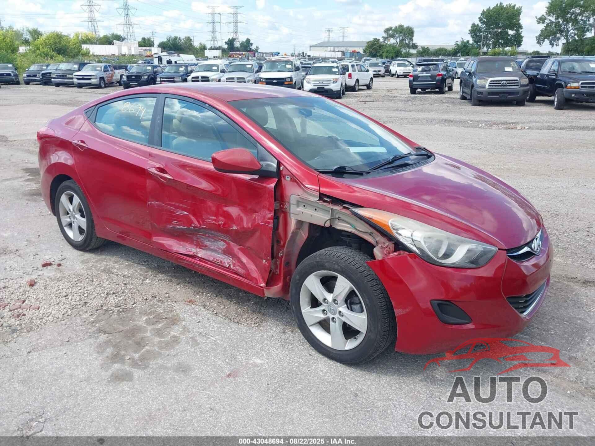 HYUNDAI ELANTRA 2013 - KMHDH4AE8DU705876