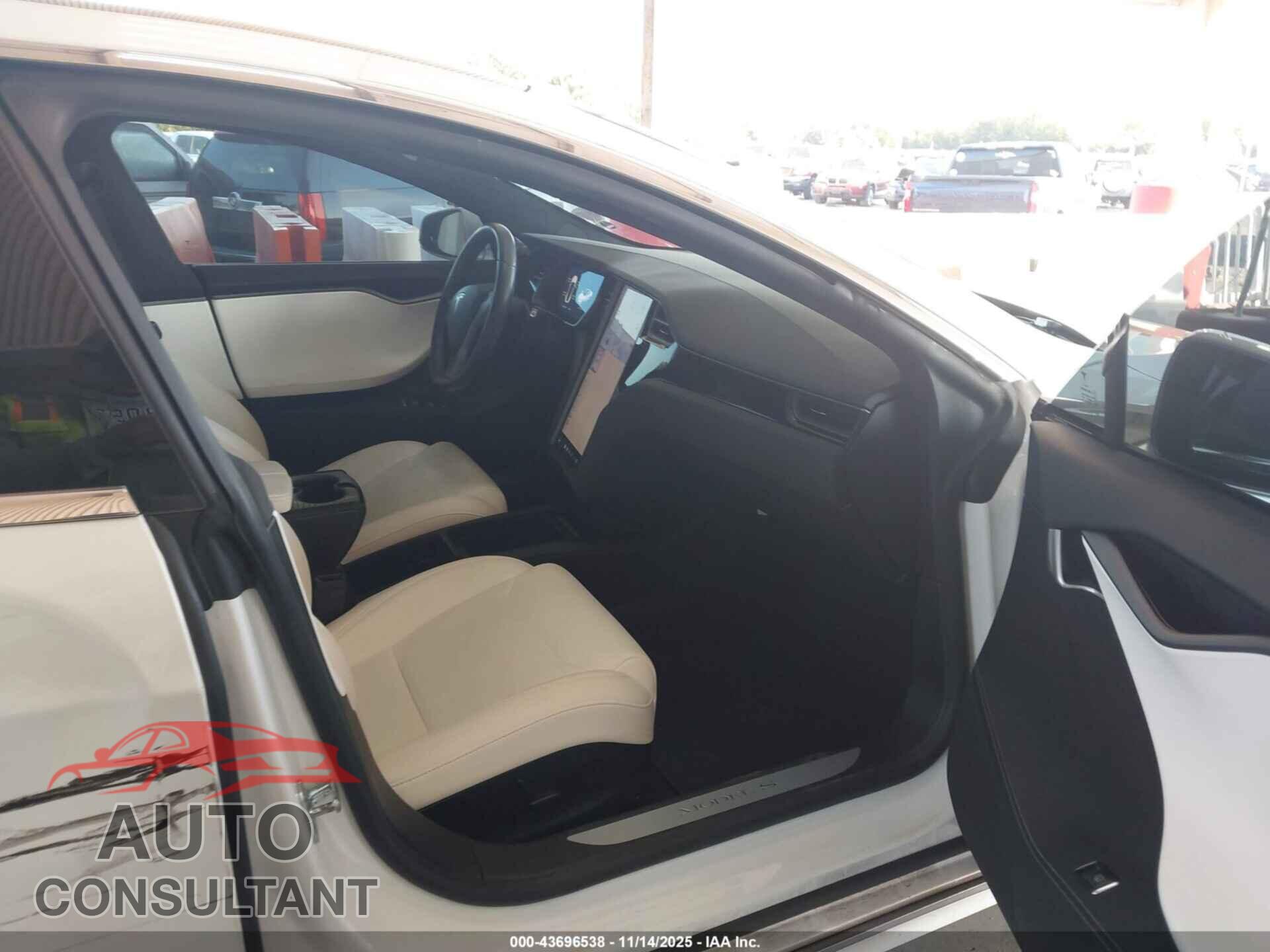 TESLA MODEL S 2019 - 5YJSA1E20KF306383