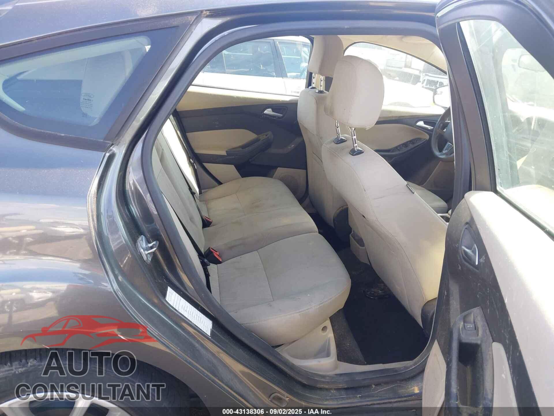 FORD FOCUS 2017 - 1FADP3K22HL248571