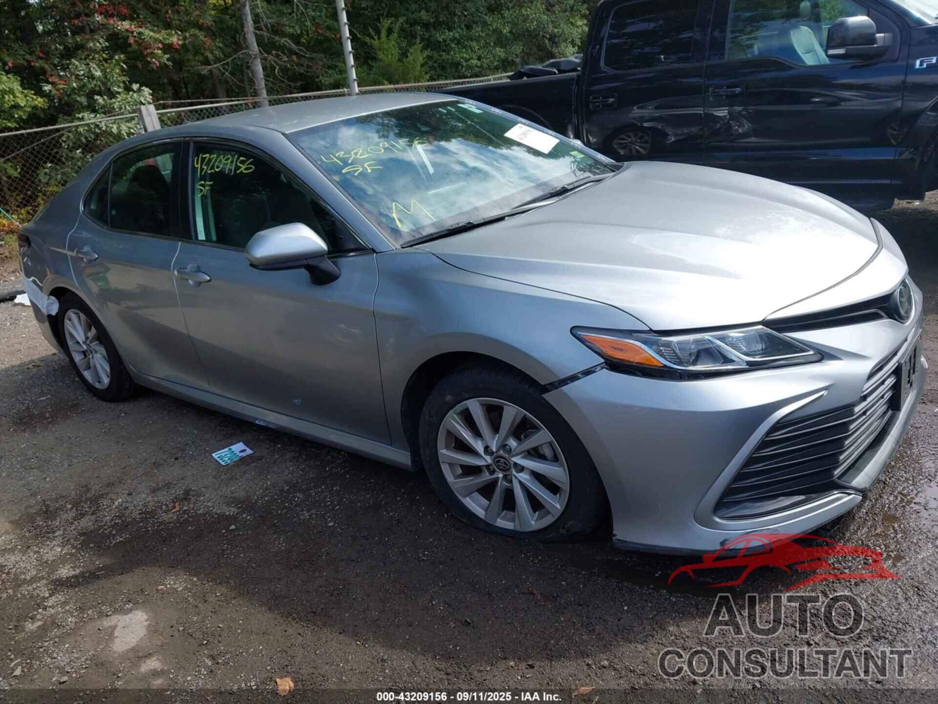 TOYOTA CAMRY 2022 - 4T1C11AK4NU638327