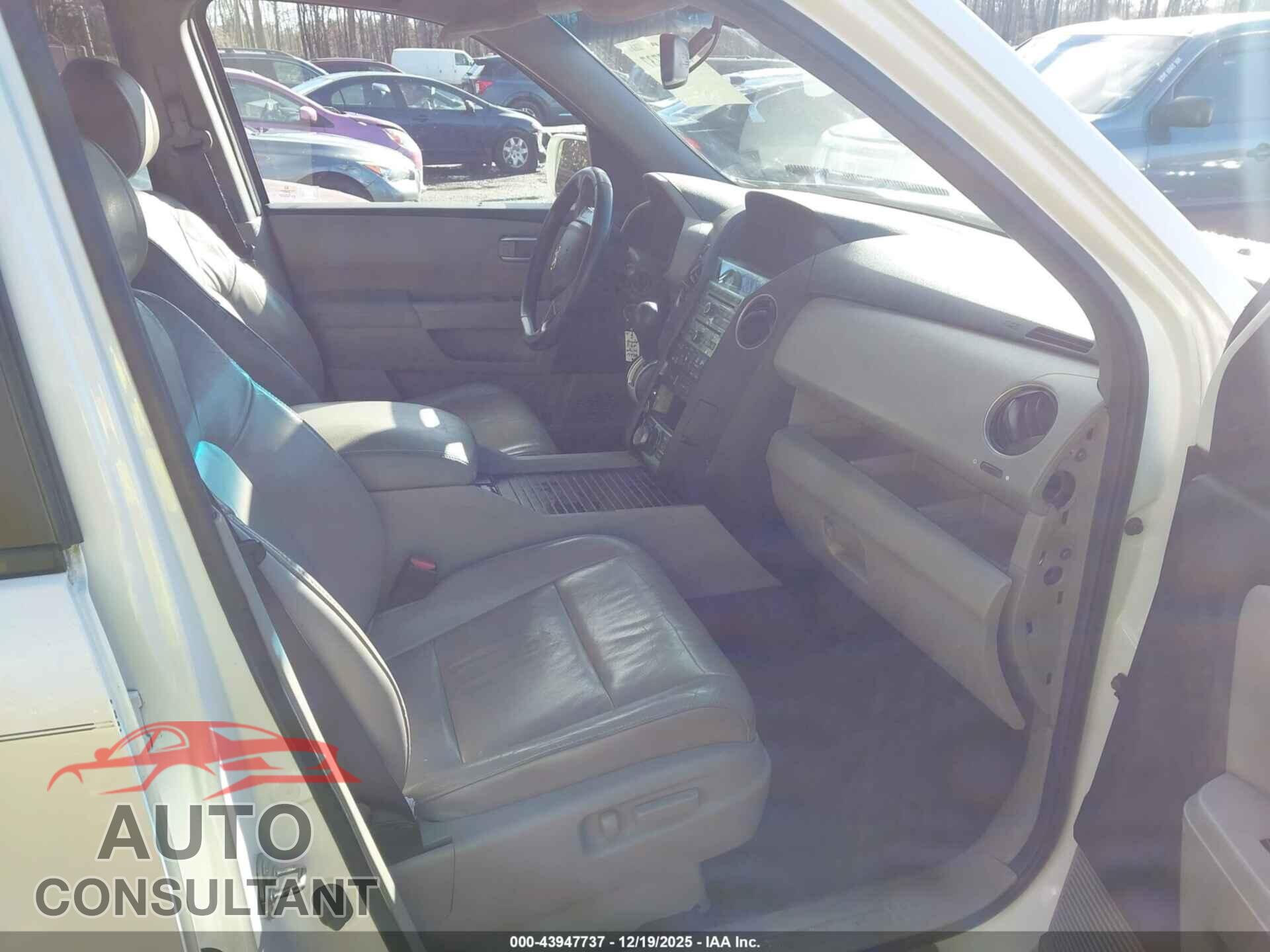 HONDA PILOT 2011 - 5FNYF4H95BB096532