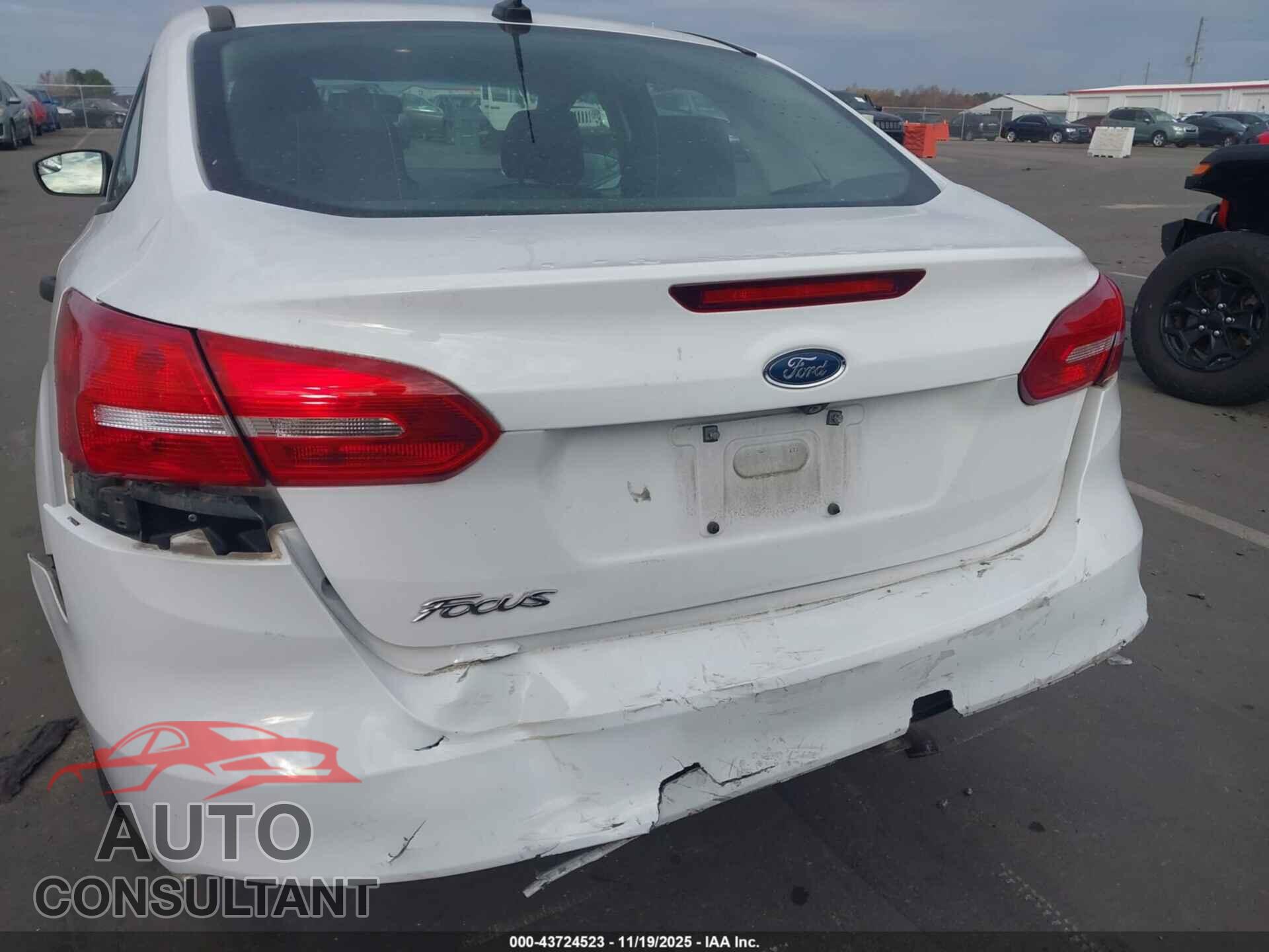 FORD FOCUS 2017 - 1FADP3E25HL322061