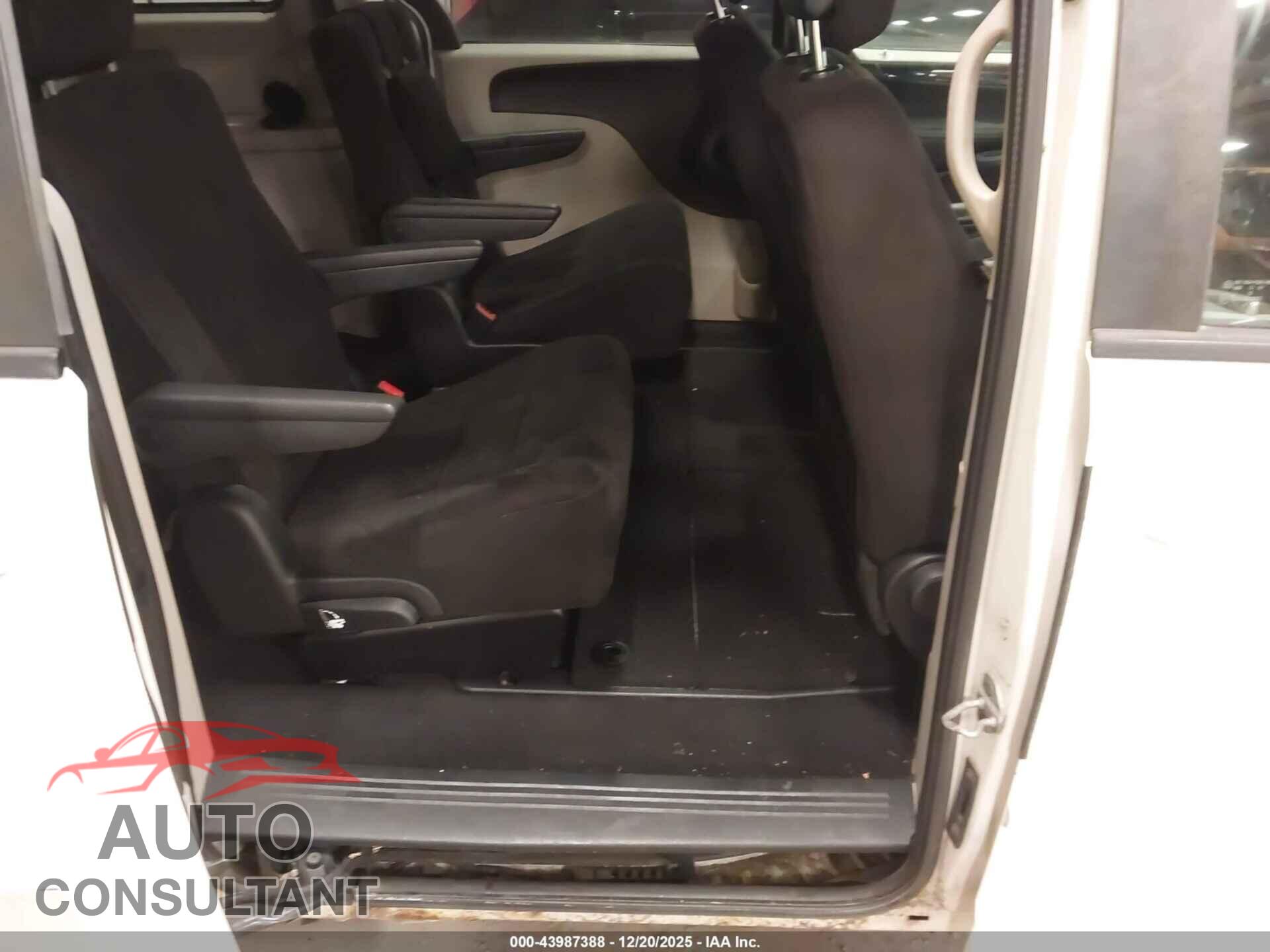 DODGE GRAND CARAVAN 2011 - 2D4RN3DG7BR646424