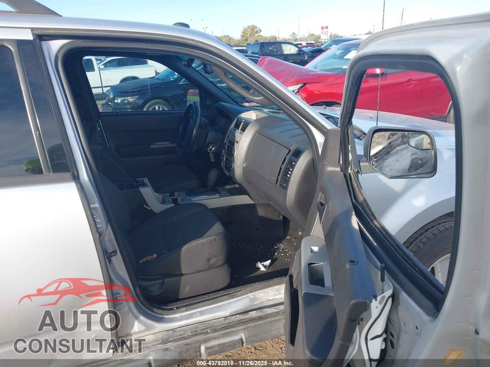 FORD ESCAPE 2011 - 1FMCU0D75BKB39147