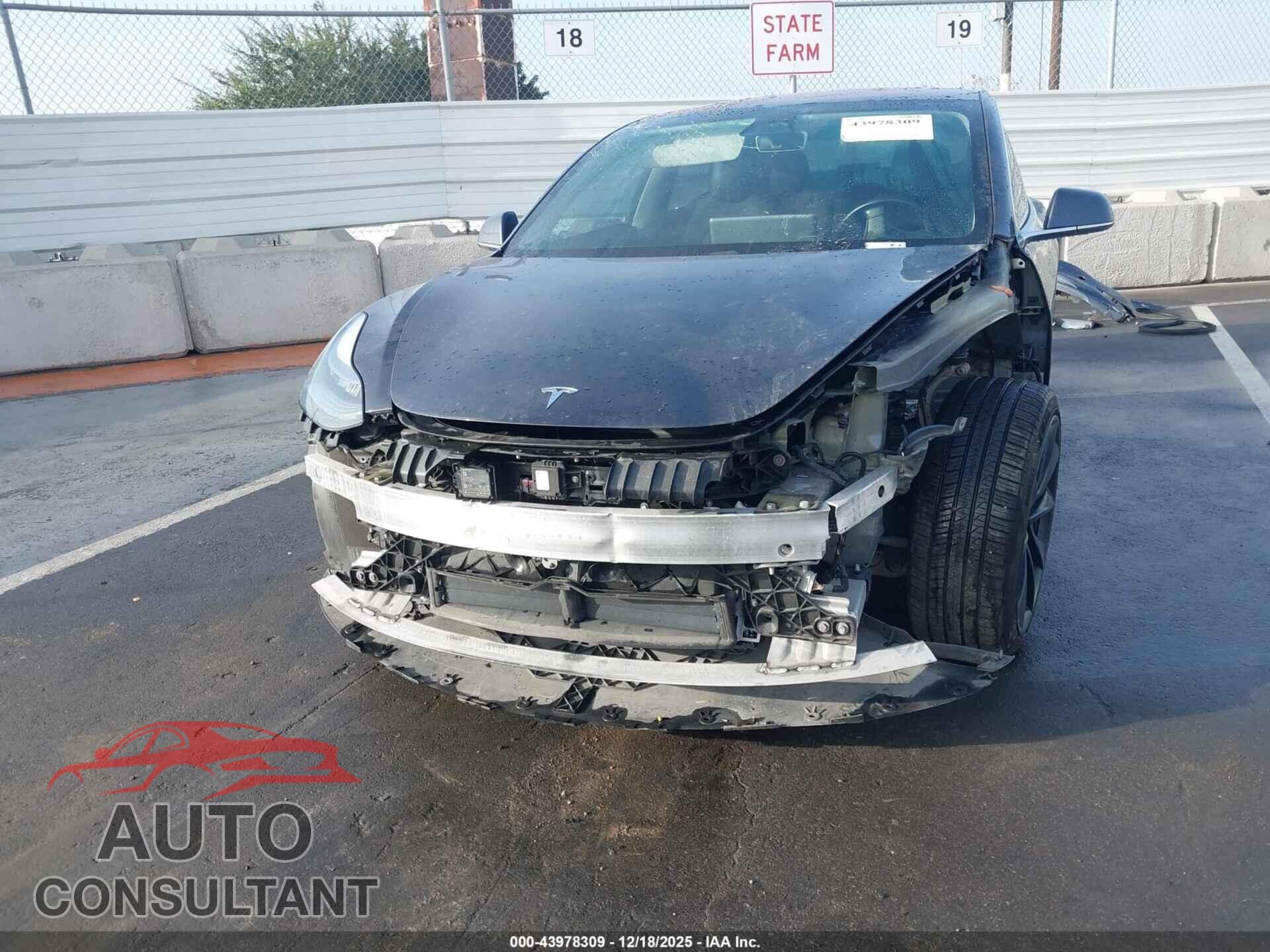 TESLA MODEL 3 2018 - 5YJ3E1EA3JF019909