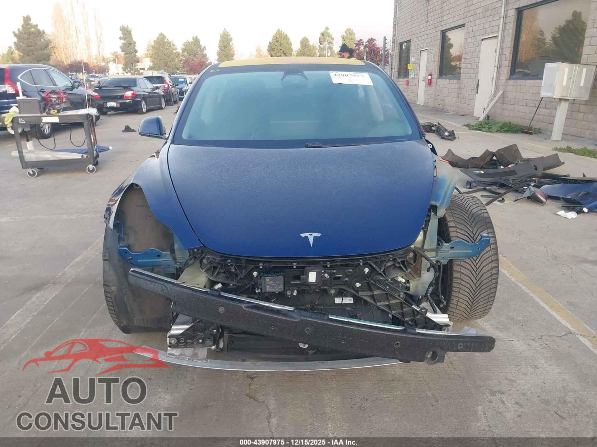 TESLA MODEL 3 2018 - 5YJ3E1EA3JF007355