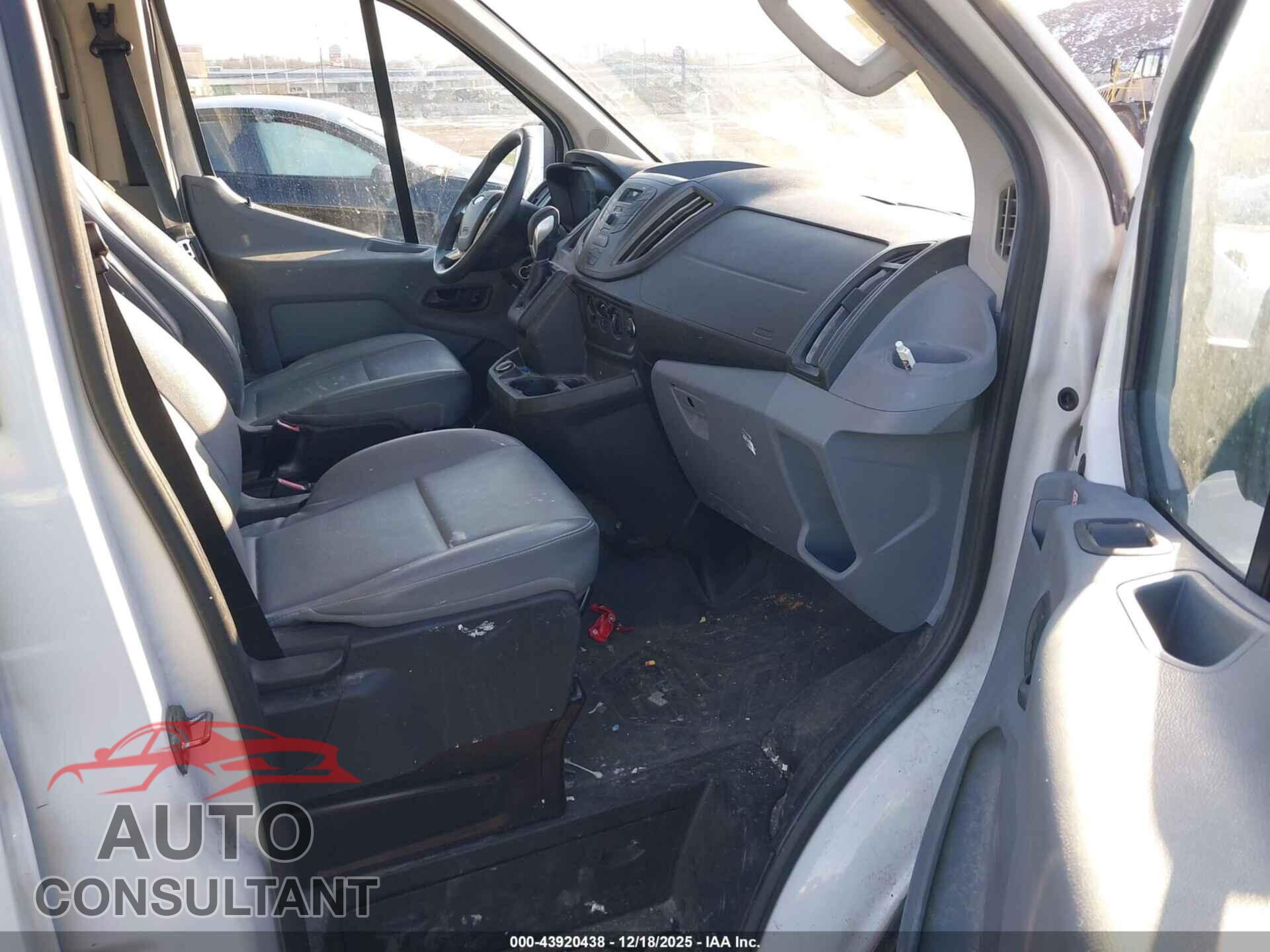 FORD TRANSIT-150 2019 - 1FTYE1YM1KKA67635