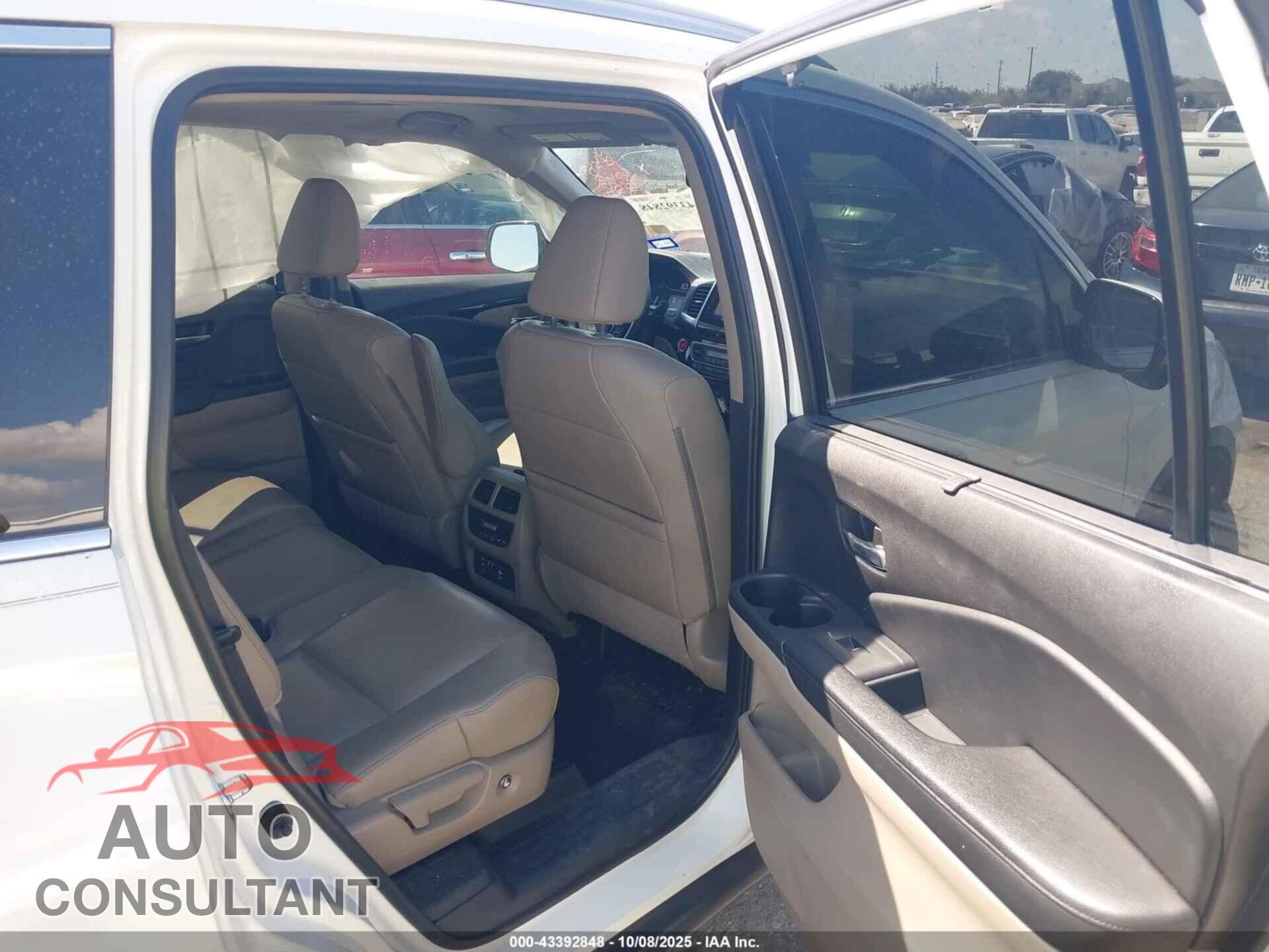 HONDA PILOT 2017 - 5FNYF5H94HB047661