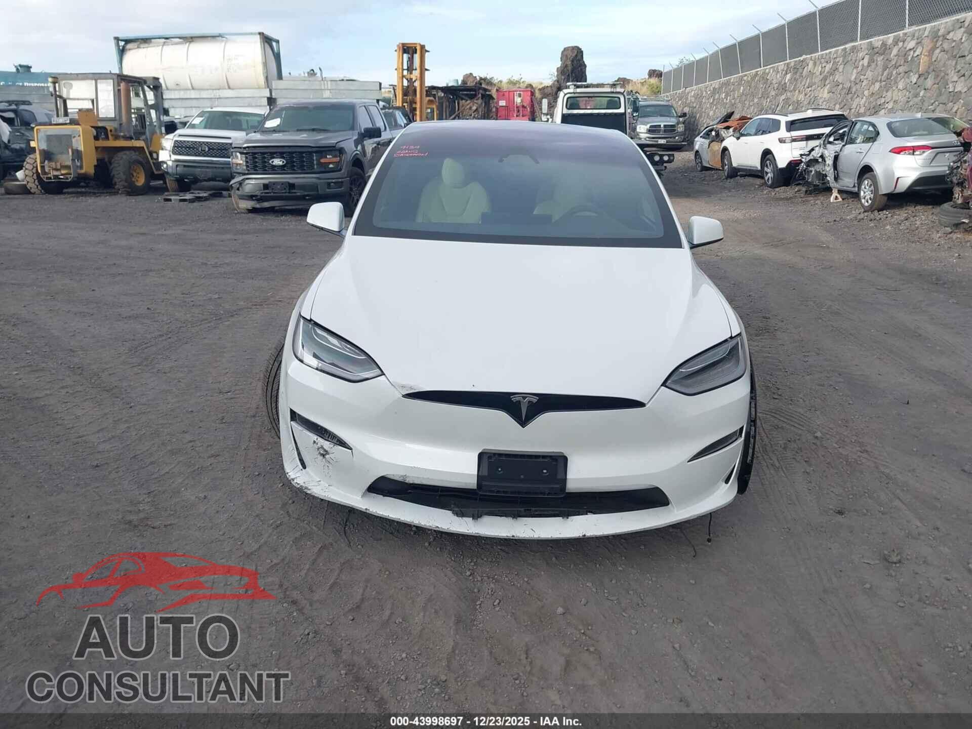 TESLA MODEL X 2023 - 7SAXCBE6XPF404940