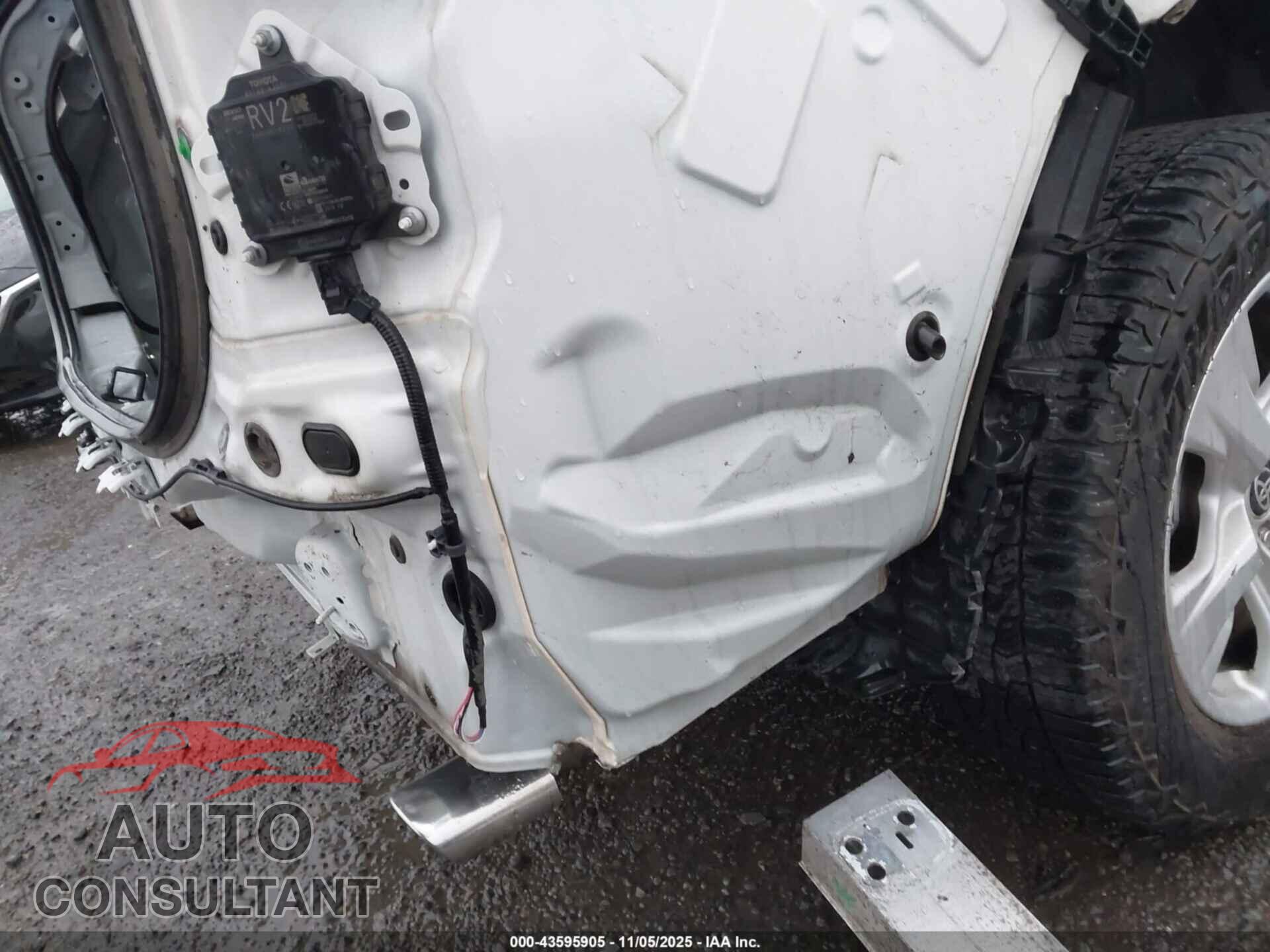 TOYOTA RAV4 2020 - JTMP1RFV2LD049815