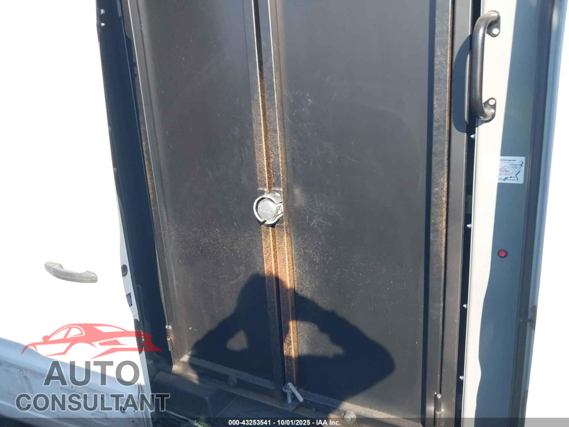 FORD TRANSIT 2018 - 1FTYE1CM0JKB43397