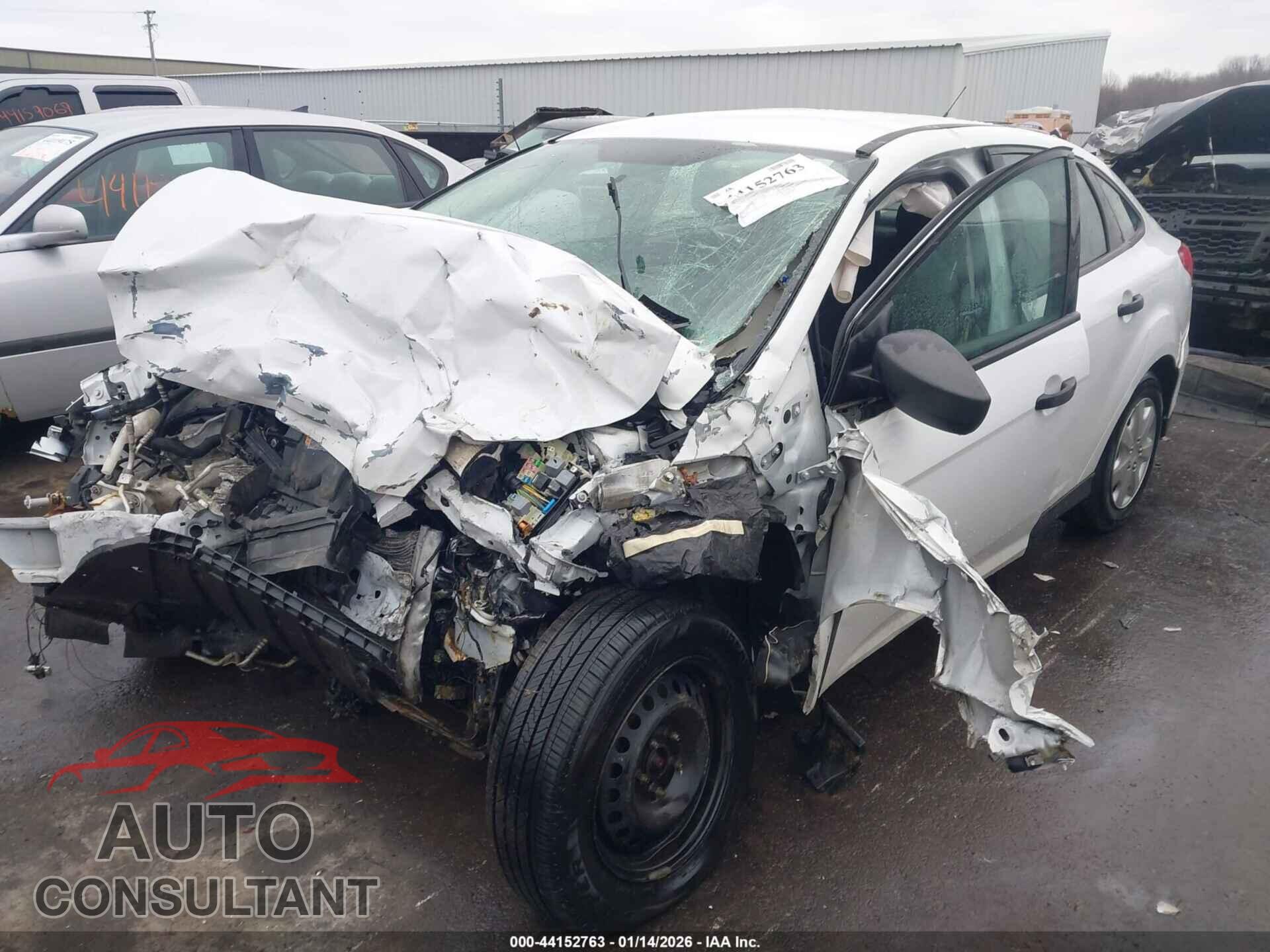 FORD FOCUS 2018 - 1FADP3E21JL276430