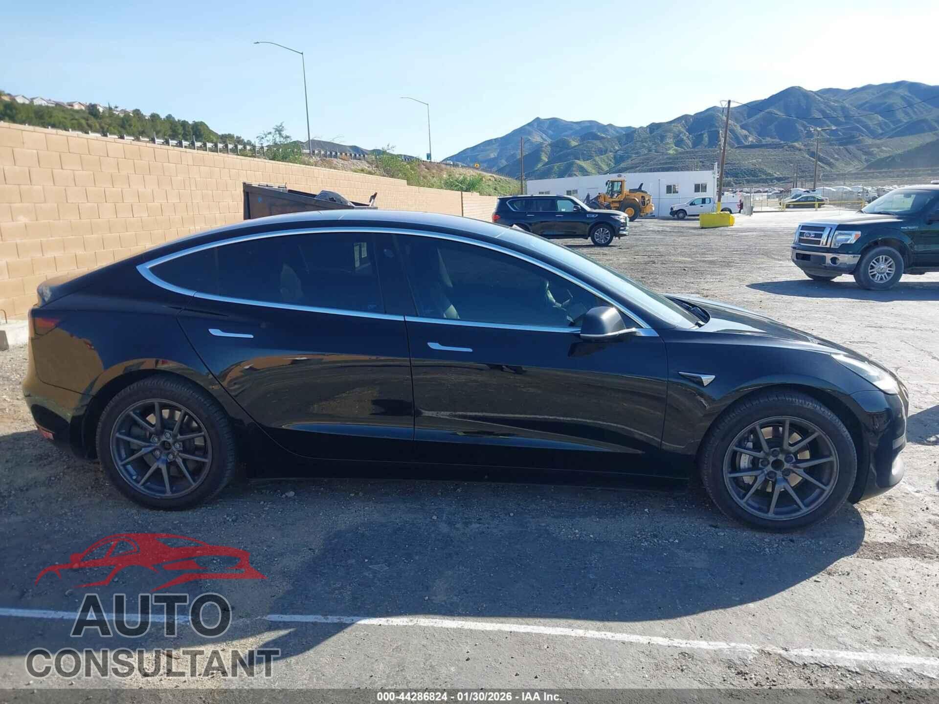 TESLA MODEL 3 2018 - 5YJ3E1EA1JF004941