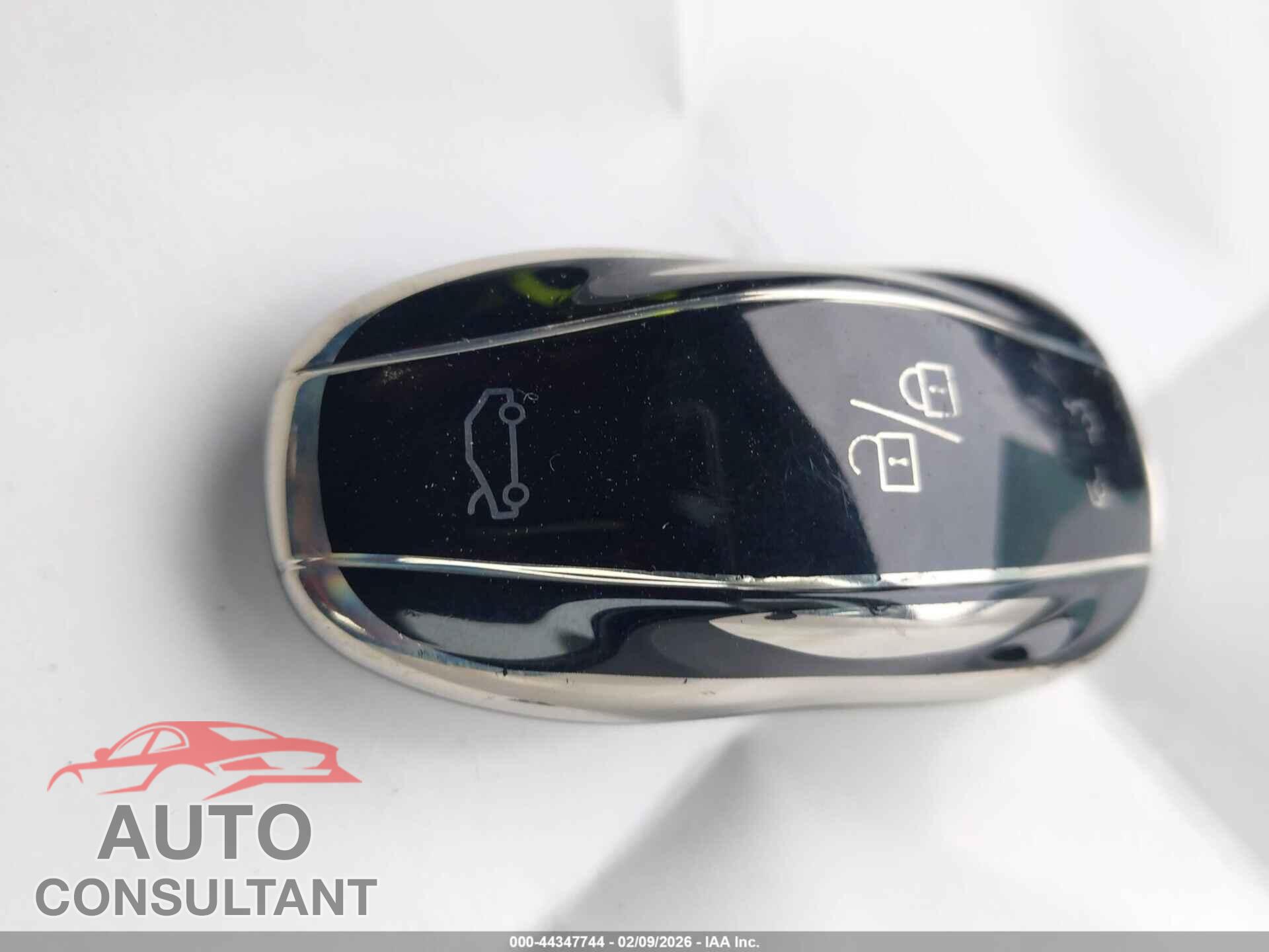 TESLA MODEL 3 2019 - 5YJ3E1EB8KF387237