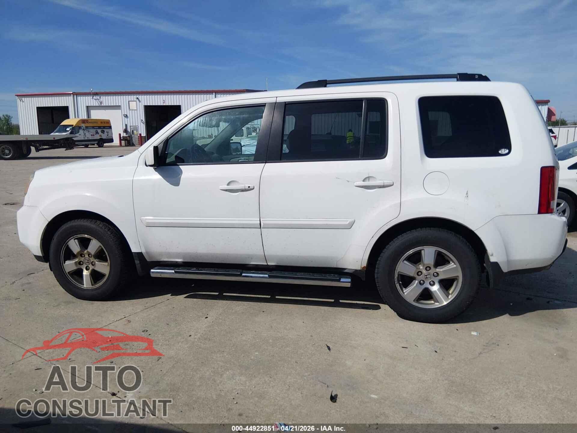 HONDA PILOT 2011 - 5FNYF4H57BB031825
