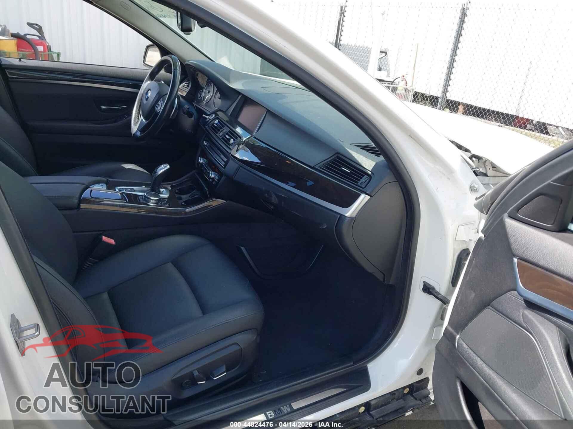 BMW 528I 2016 - WBA5A5C51GD528086