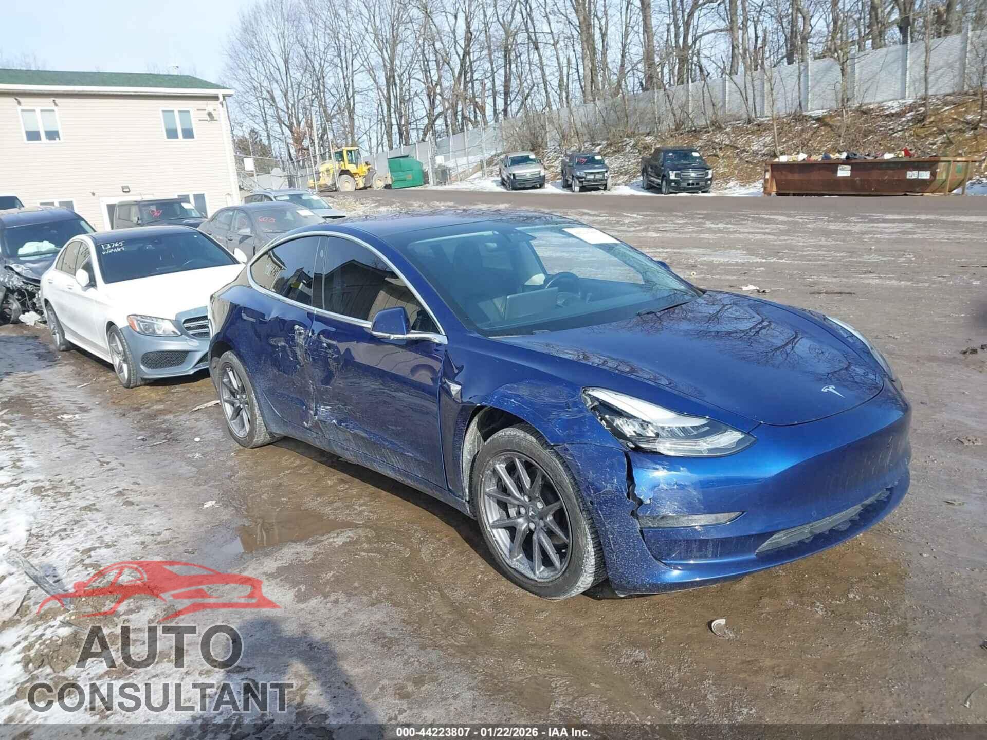 TESLA MODEL 3 2018 - 5YJ3E1EB0JF120351