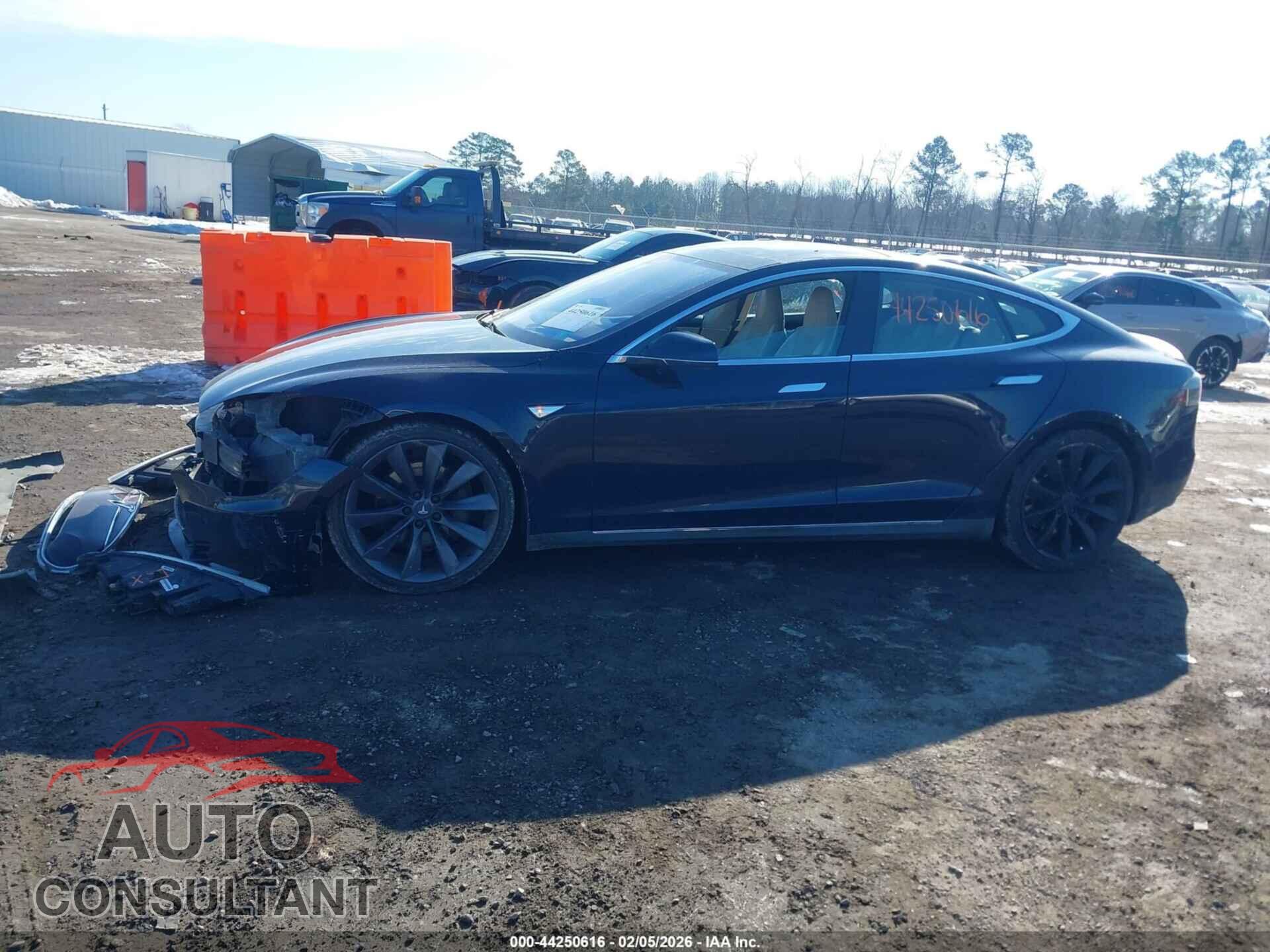TESLA MODEL S 2012 - 5YJSA1CP3CFP01528