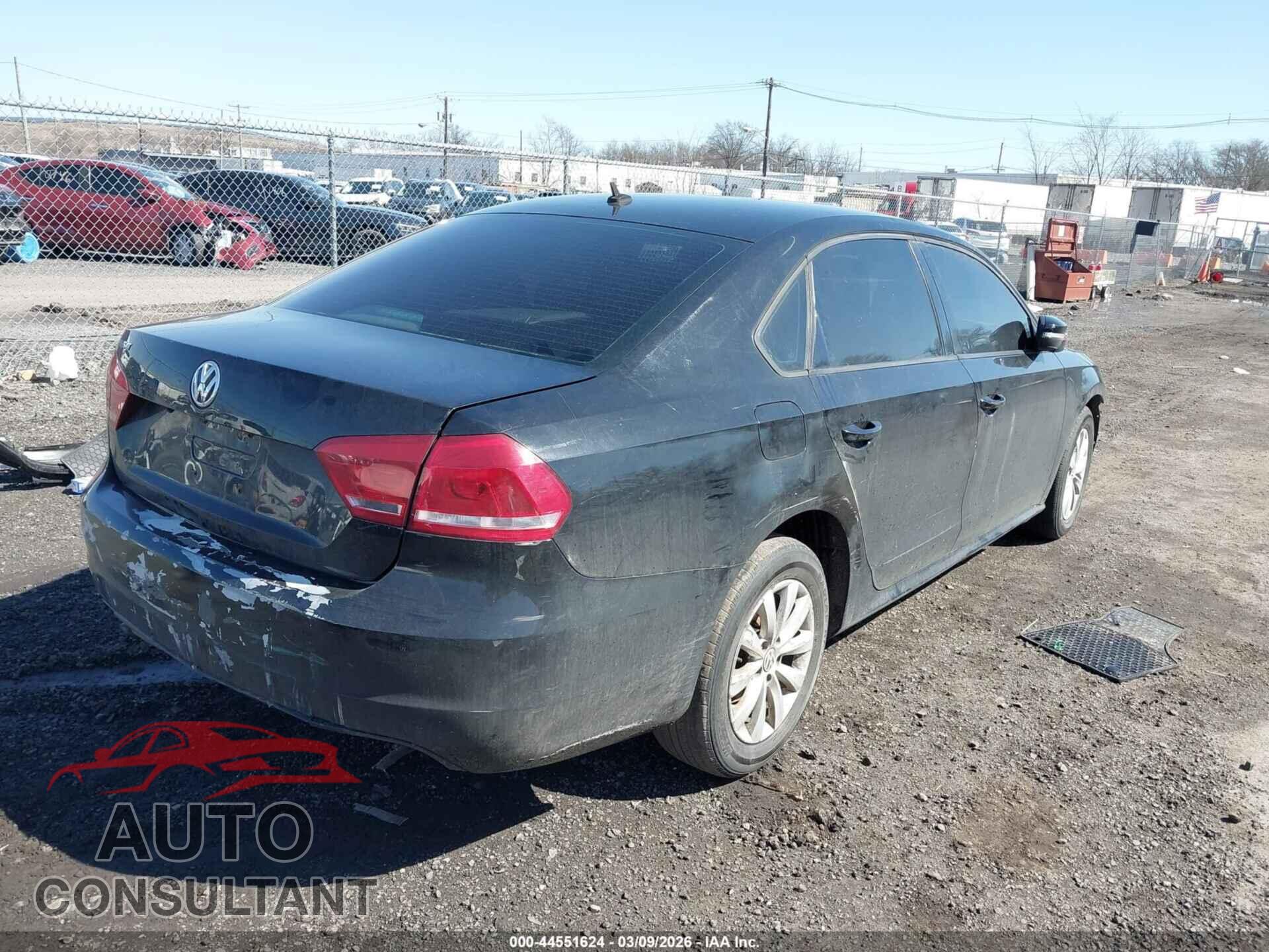 VOLKSWAGEN PASSAT 2013 - 1VWAP7A35DC080706