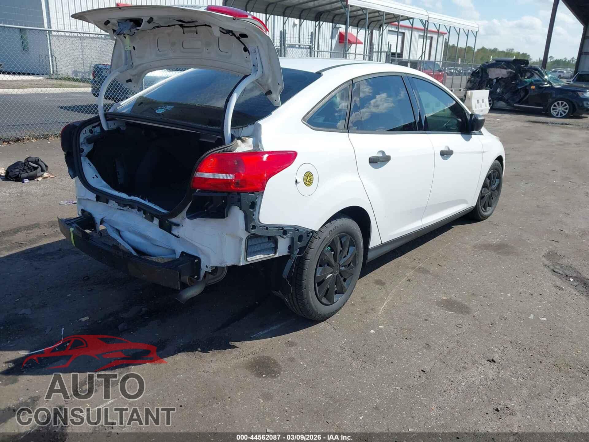 FORD FOCUS 2017 - 1FADP3E23HL346004