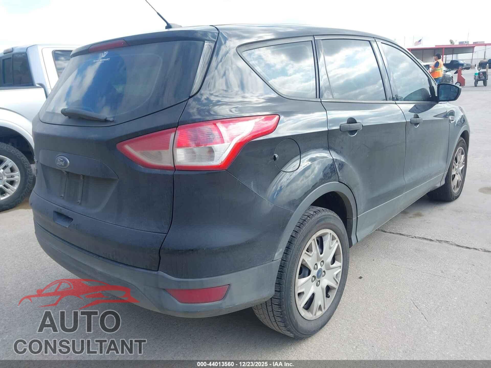 FORD ESCAPE 2016 - 1FMCU0F79GUB97237