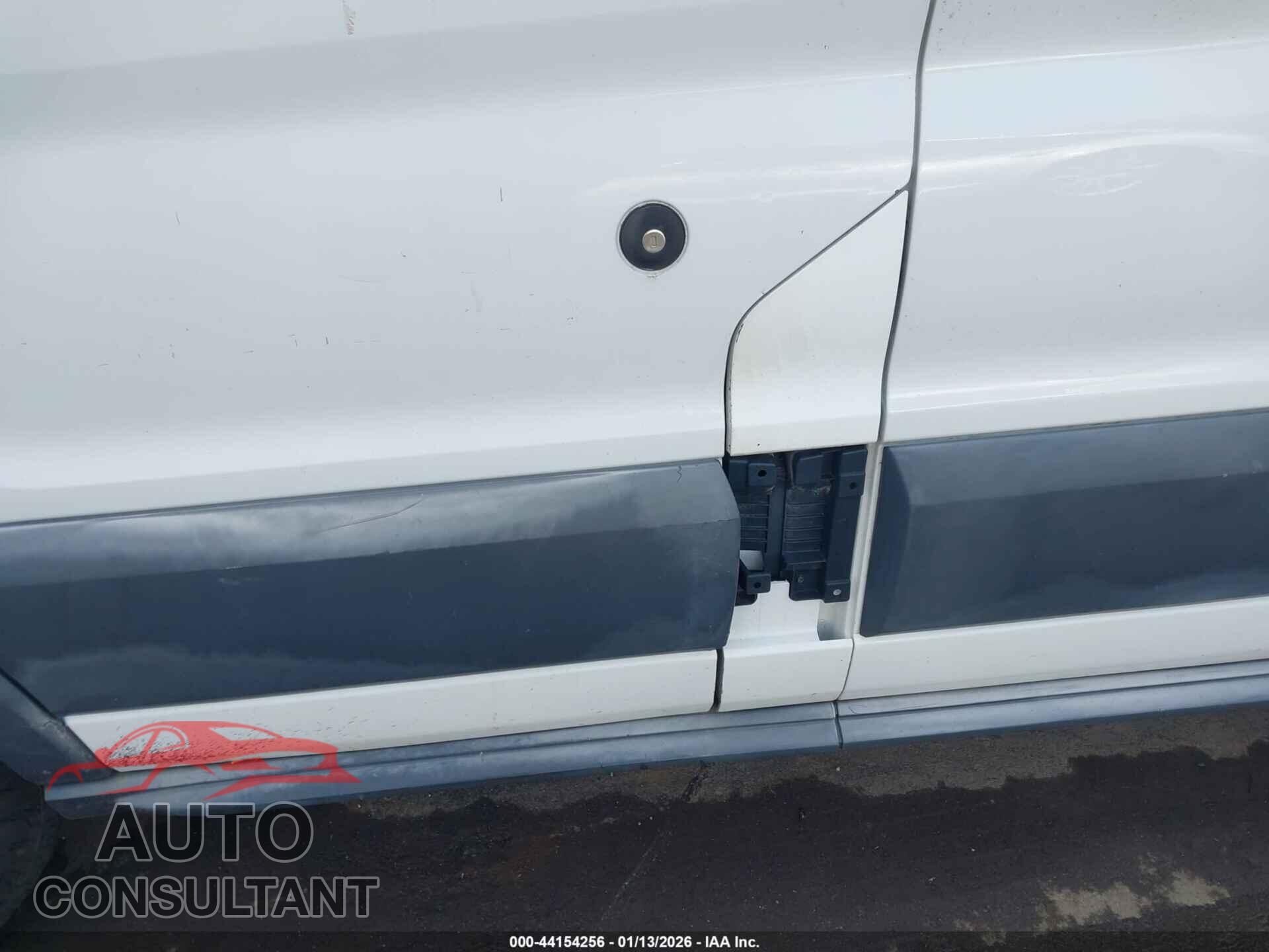 FORD TRANSIT-150 2015 - 1FTNE1YM7FKA84612