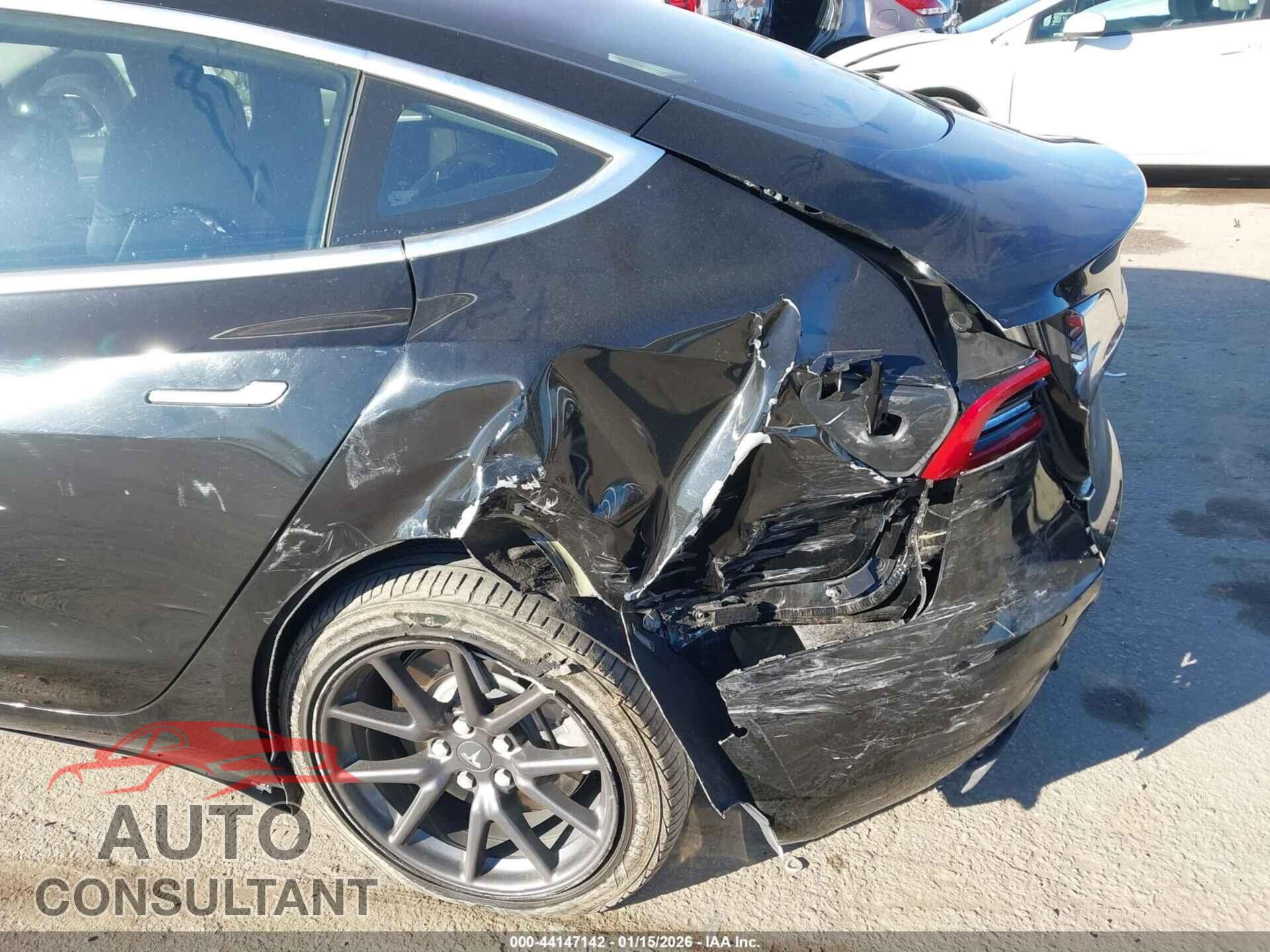 TESLA MODEL 3 2017 - 5YJ3E1EA1HF002181